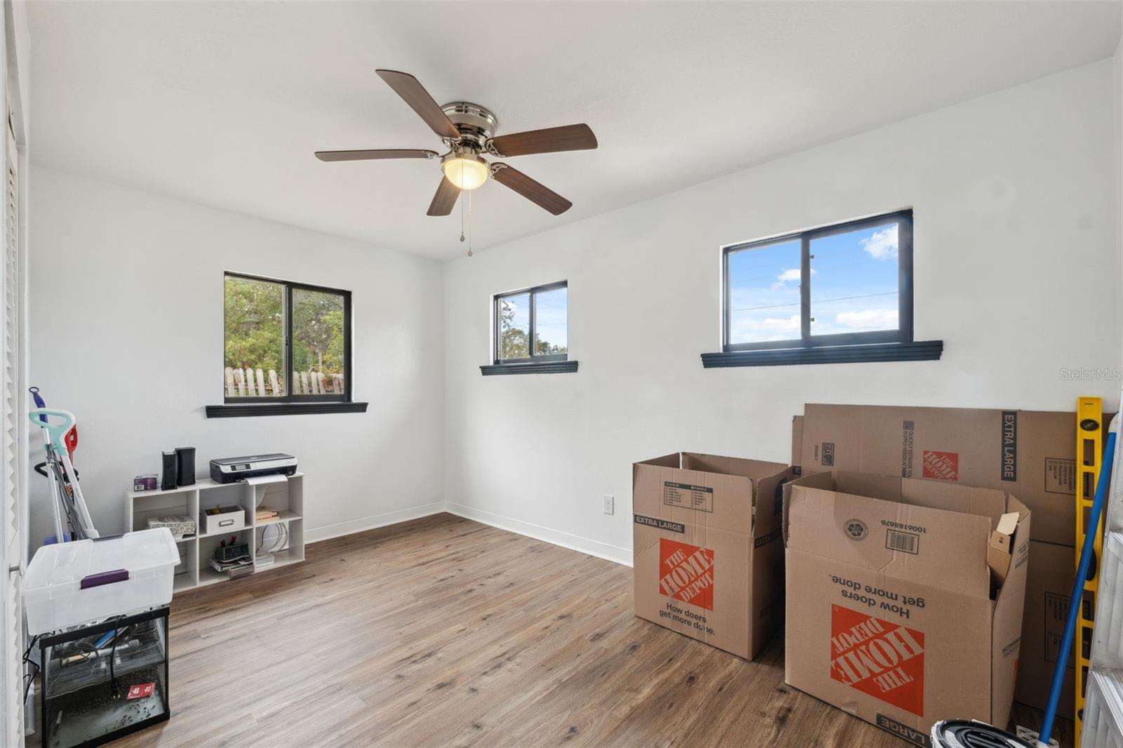 1295 Lakeview Road
