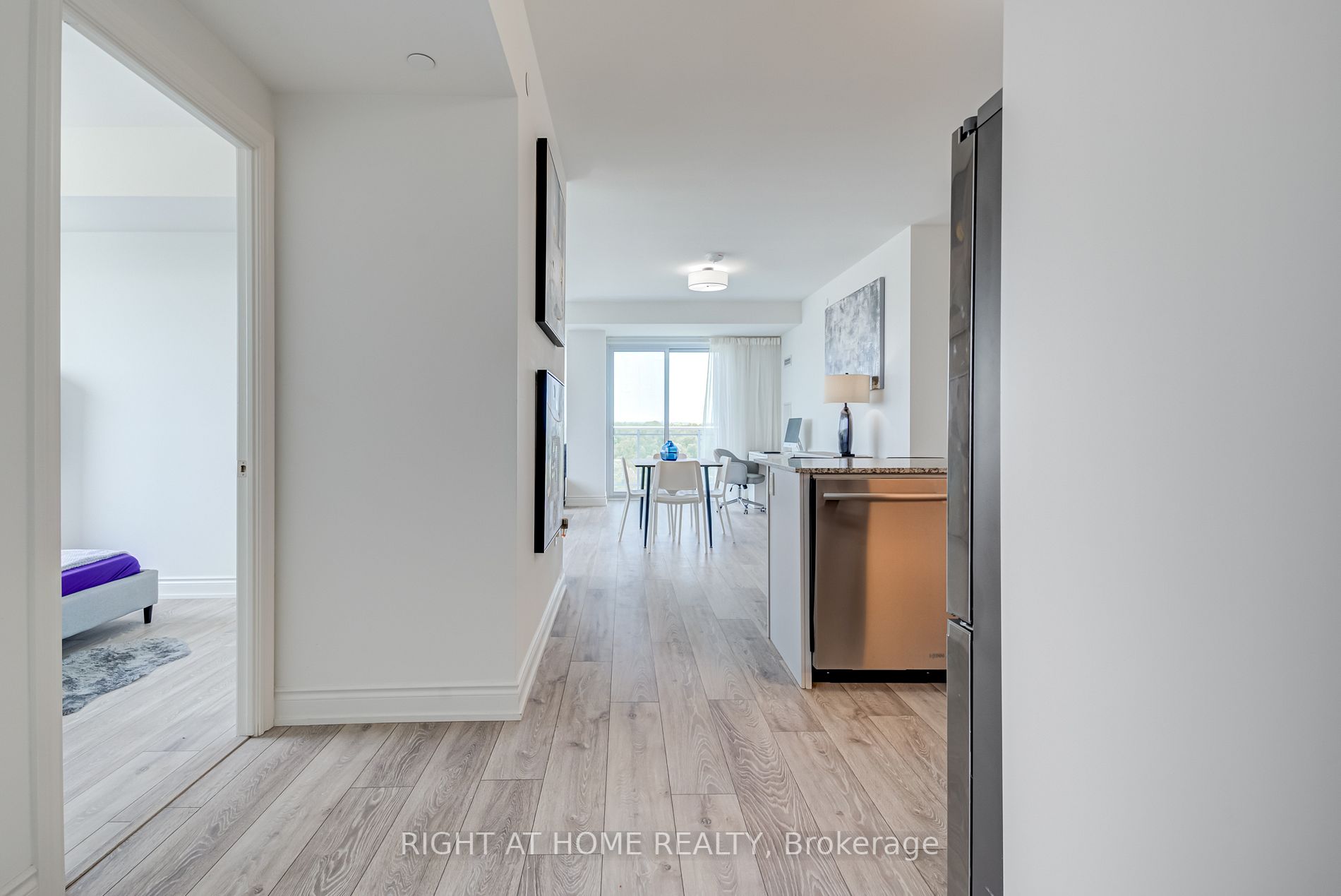1050 E Main St 804