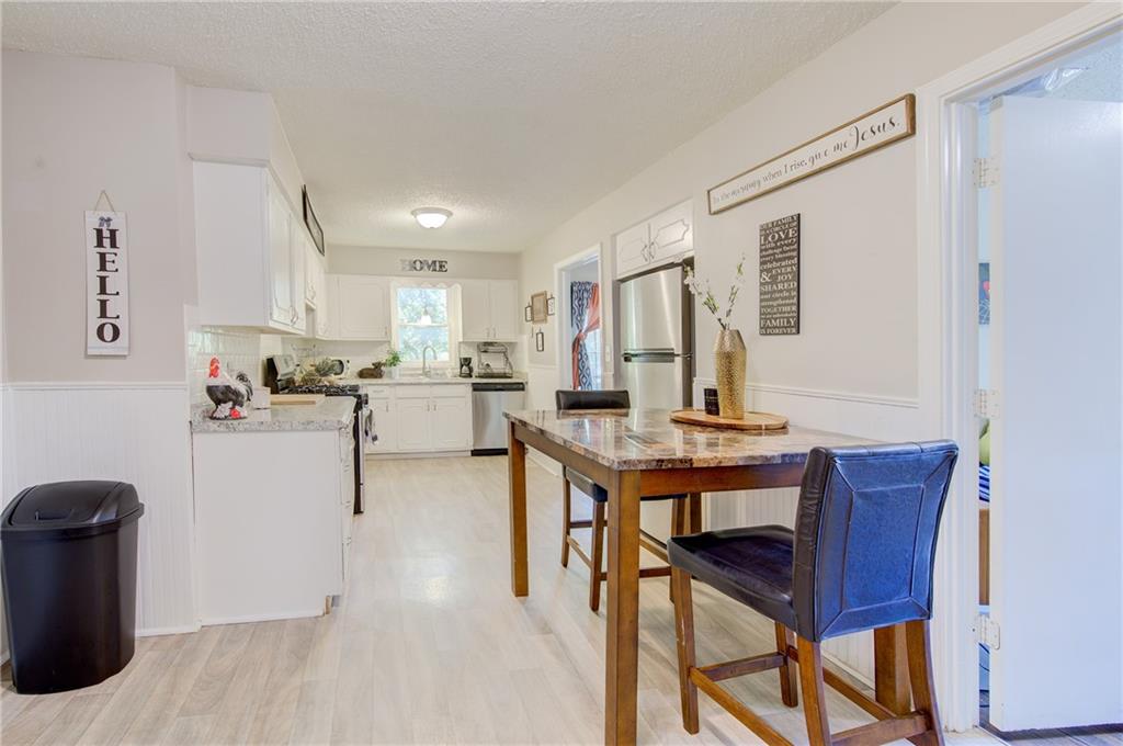 5519 NW Meadowvale Drive