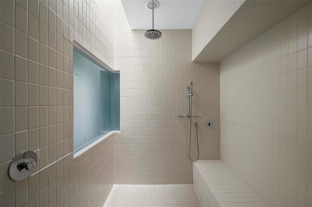 5205 Capitol Avenue 9