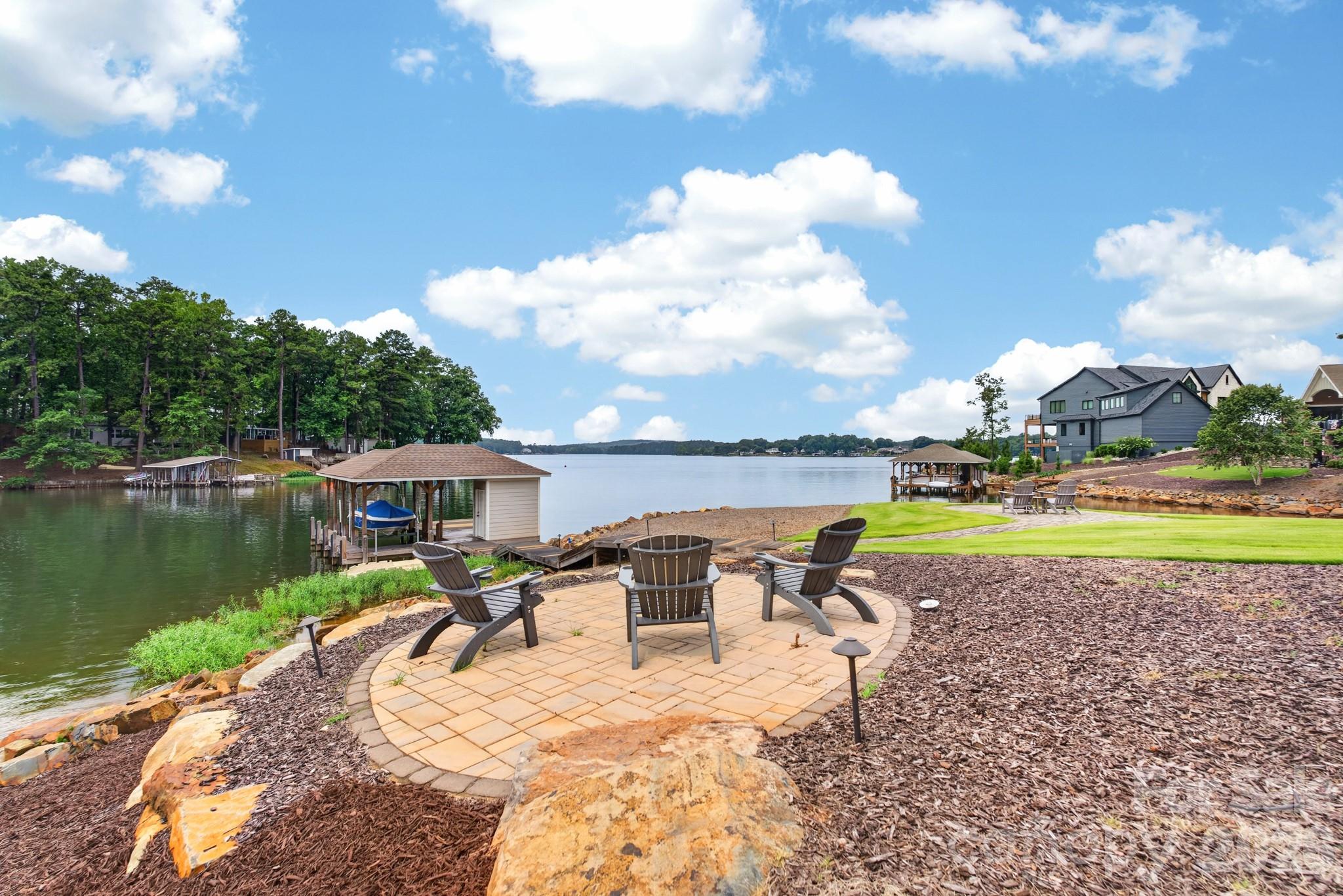 157 Landing Trail