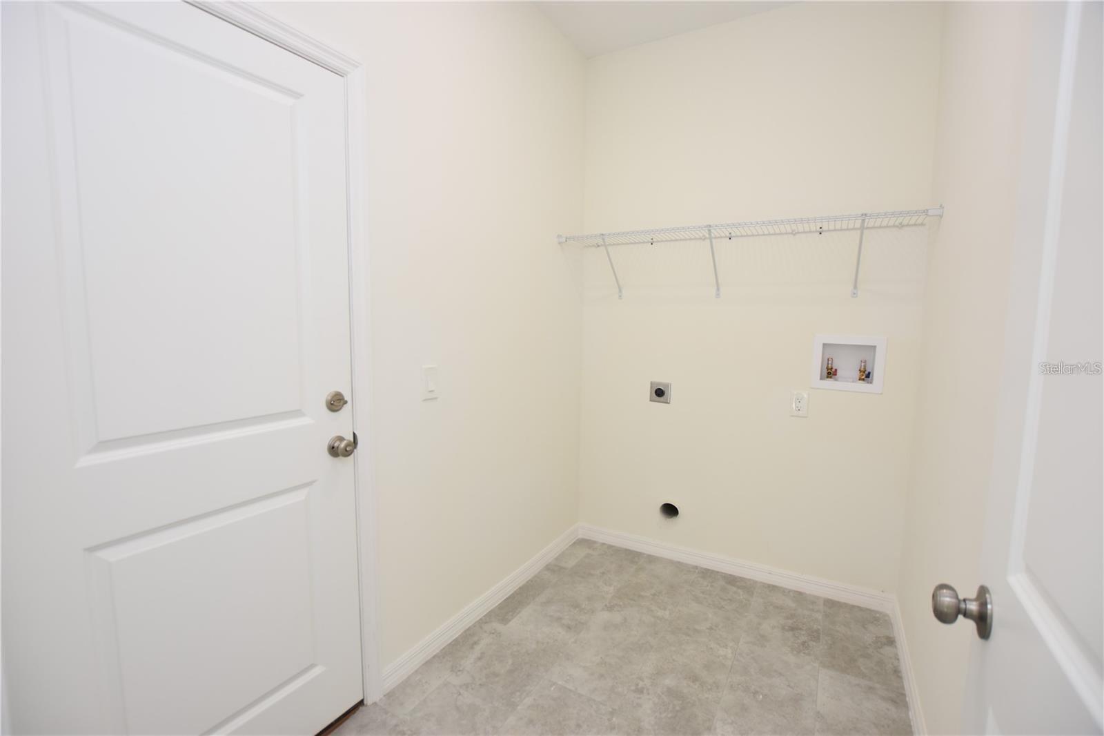 206 W Crescent Drive