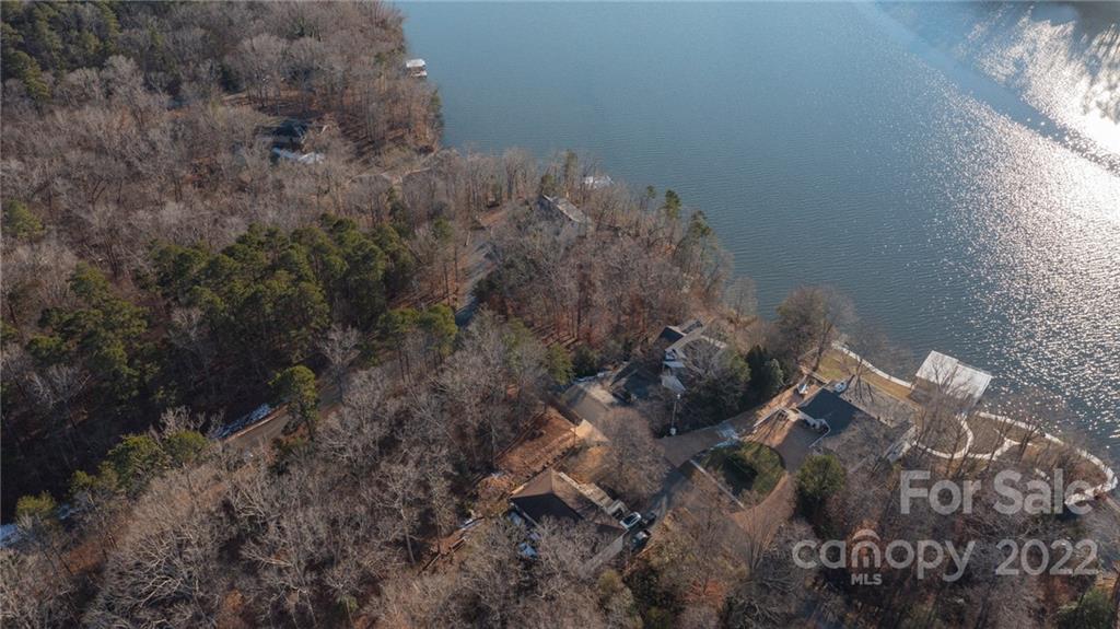 Property wrapper Lake Tillery Waterfront Properties Lynn Norman