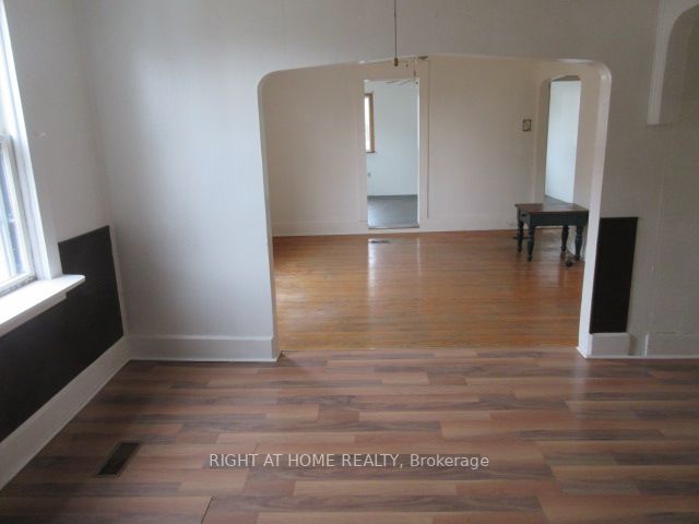 31 Garry St