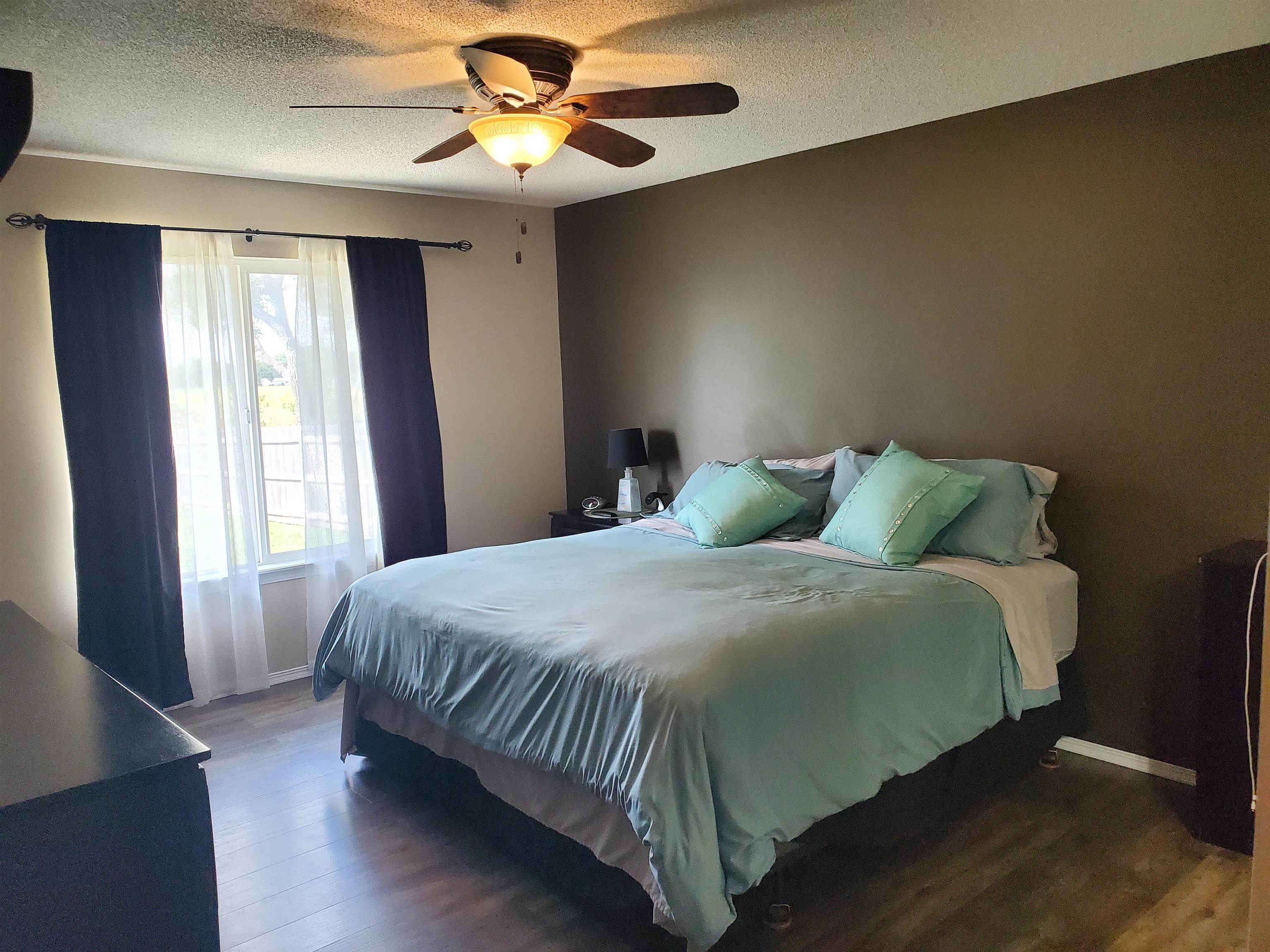 1435 E Berlin