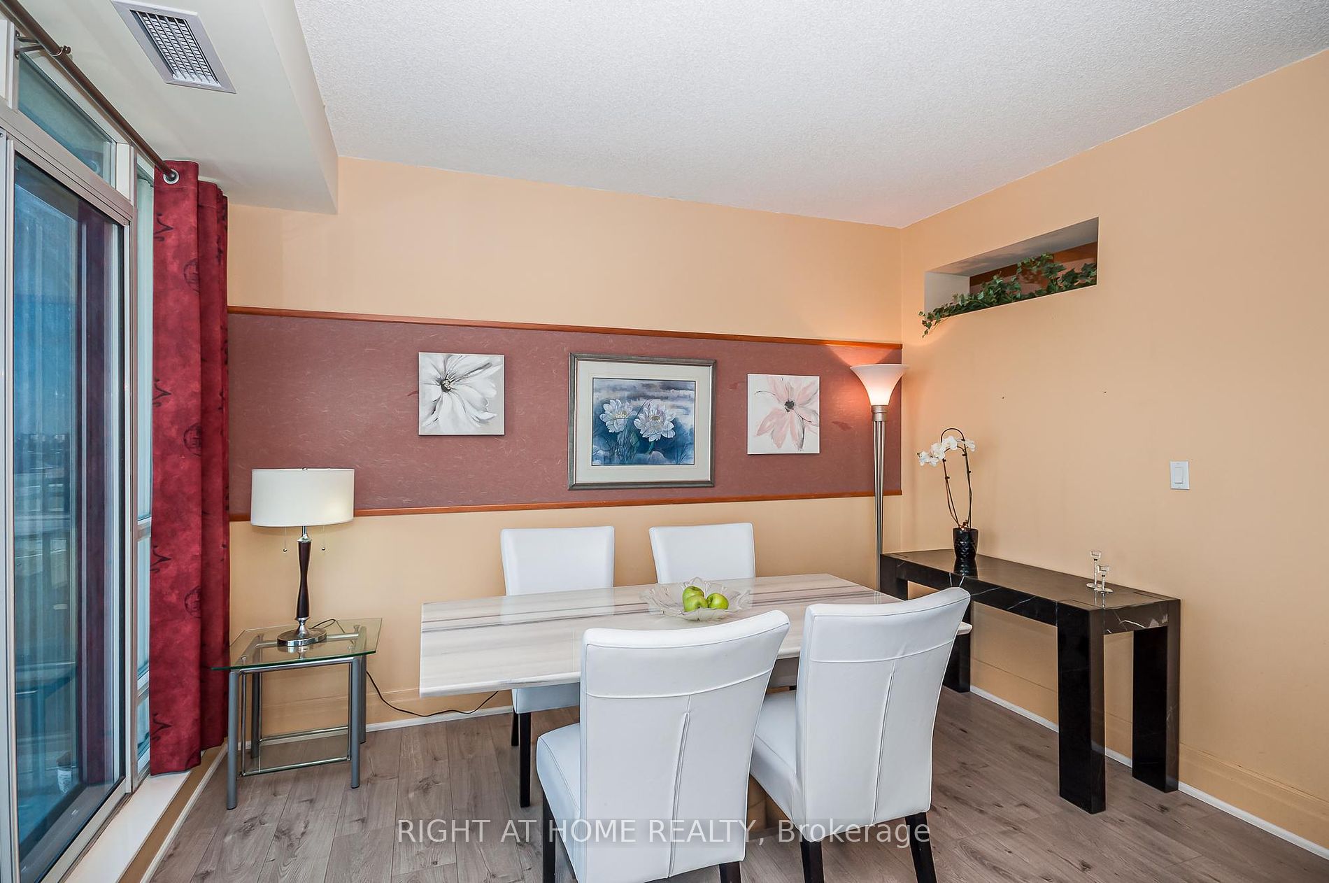 188 Doris Ave 2103