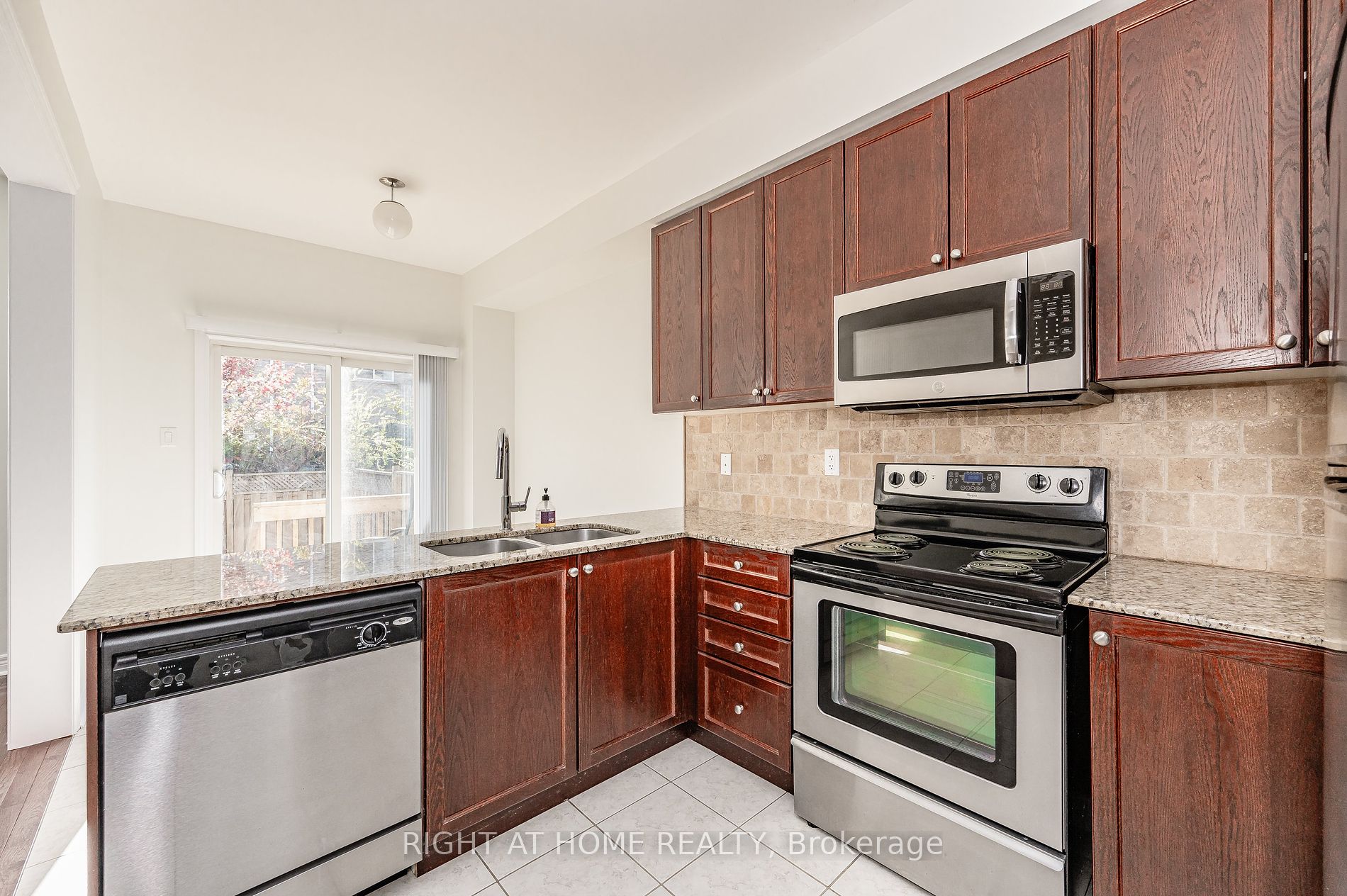 2418 Old Brompton Way
