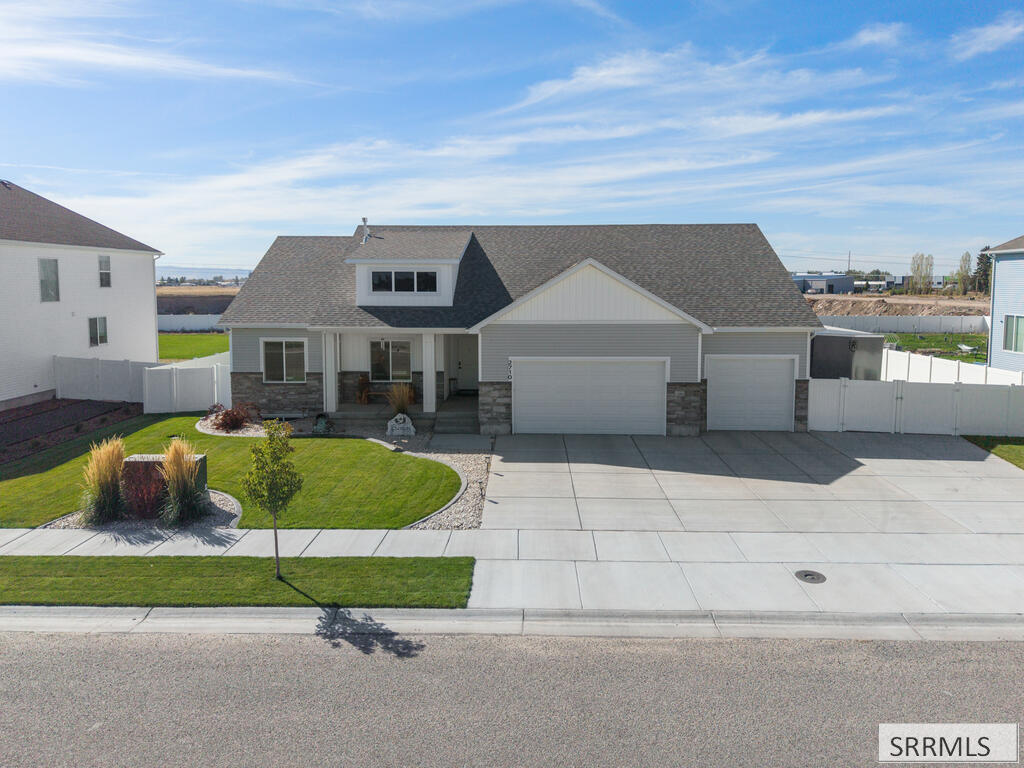2710 E Larson Drive