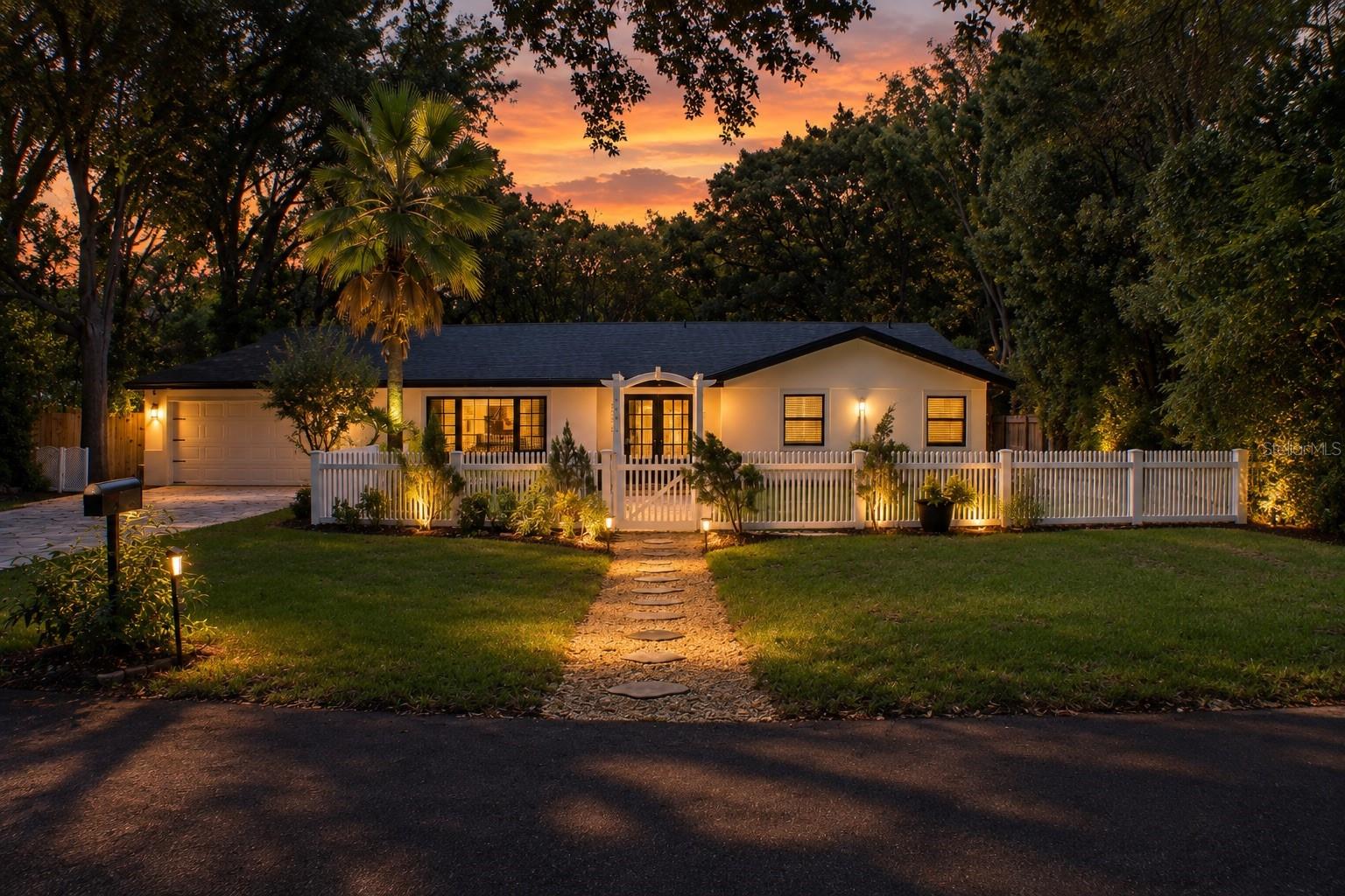 8042 Ridge Way, Orlando, FL