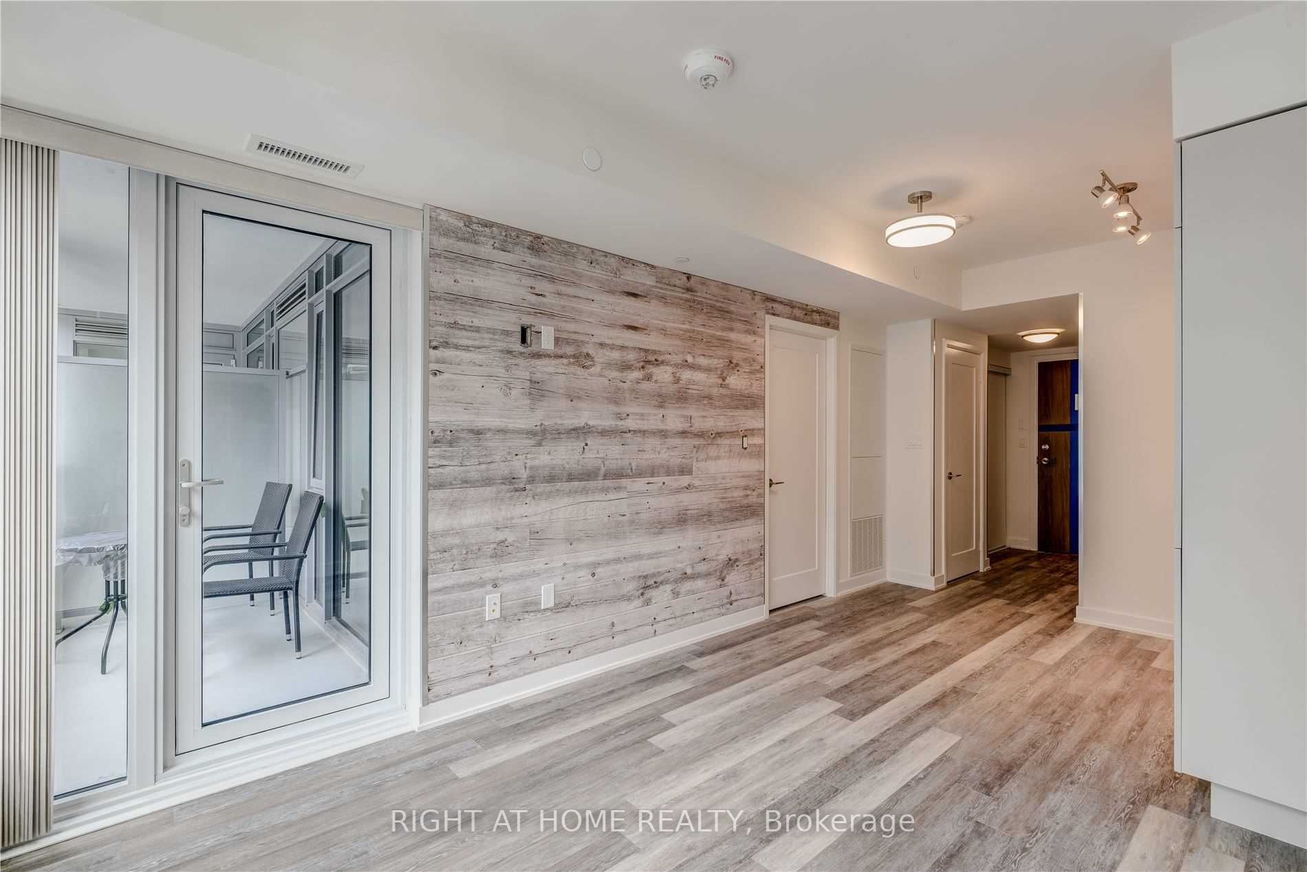 576 W Front St 726