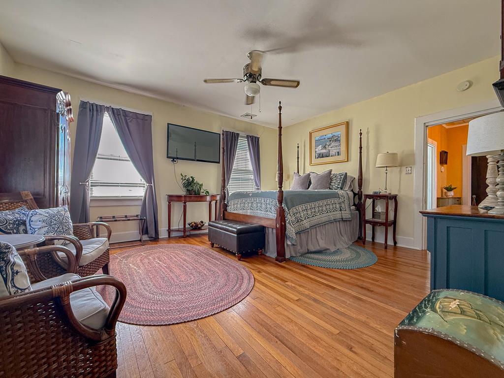 212 Bay Ave 9A