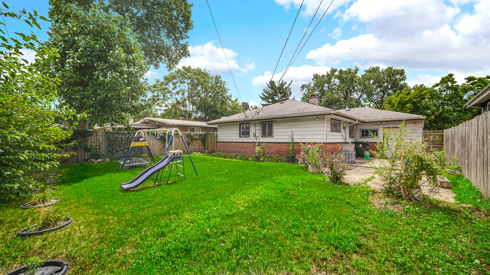 1228 E 151st Street