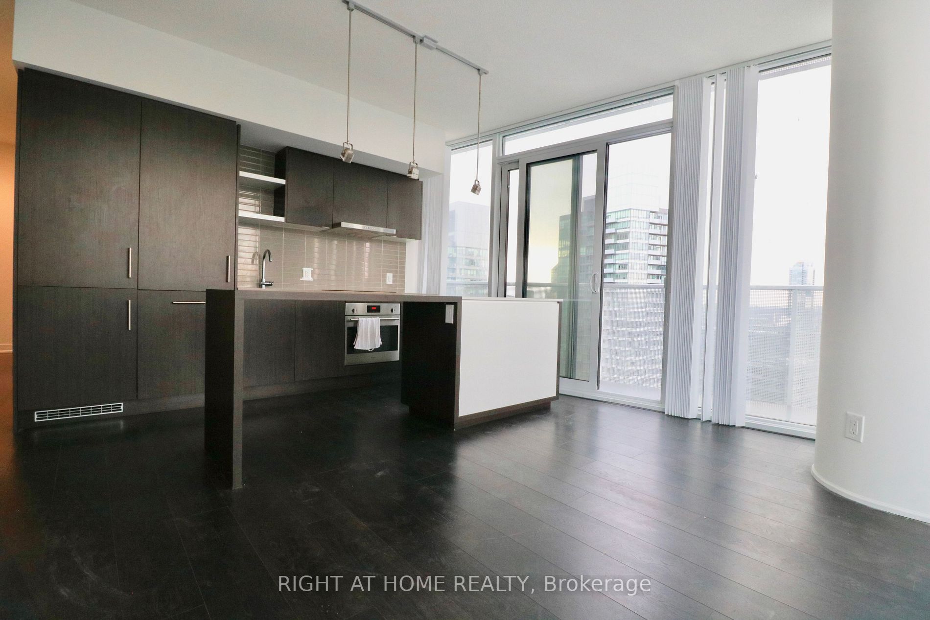 88 Harbour St 4904