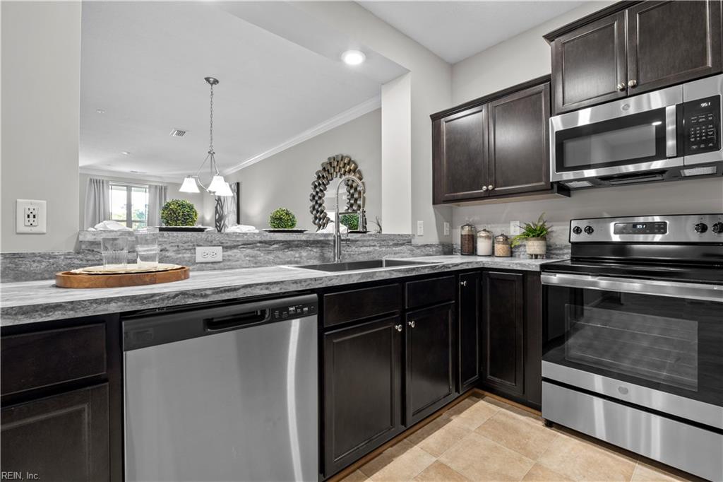 1002 Kathy Ann Way W