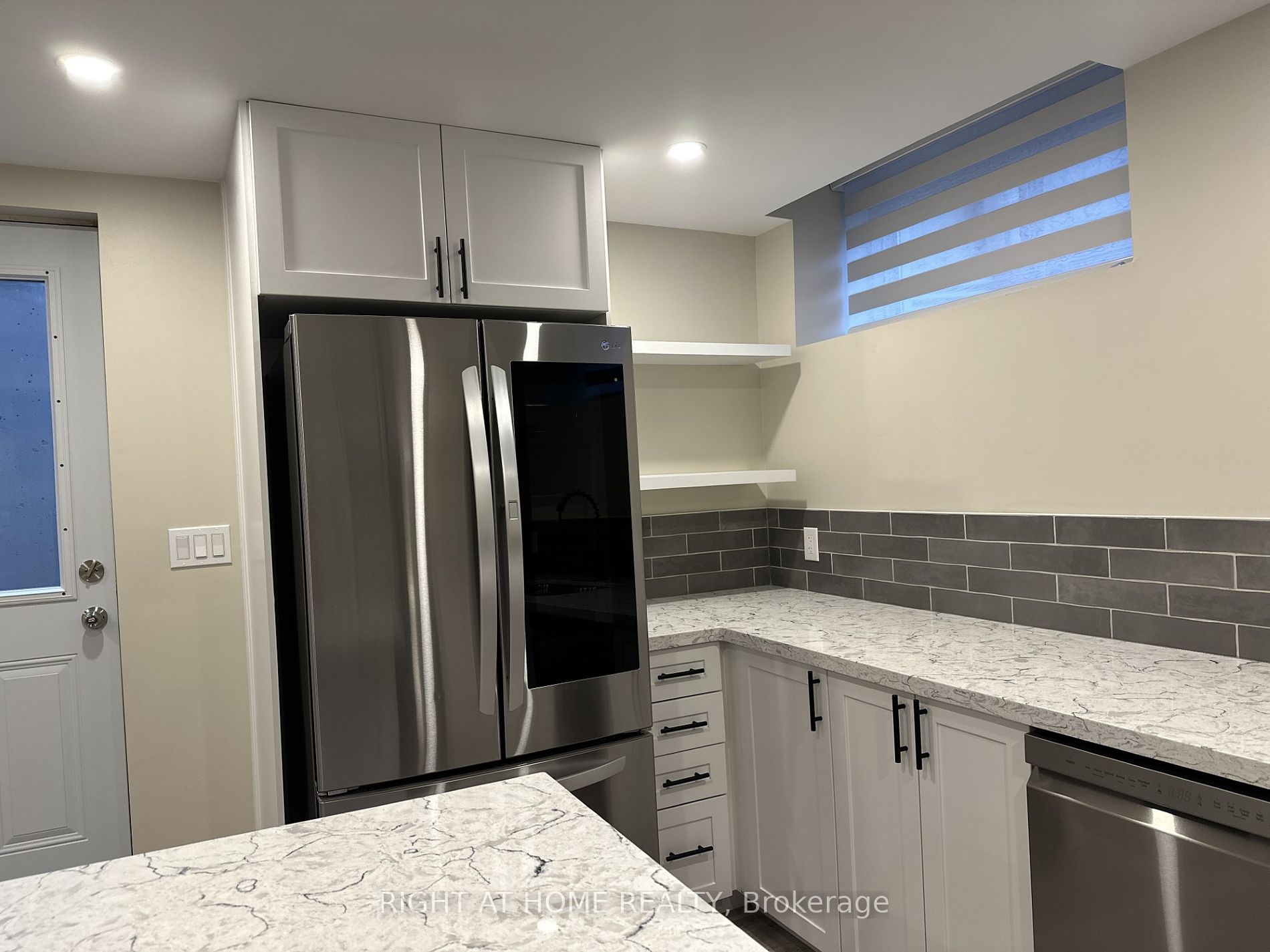 116 Hurst Dr