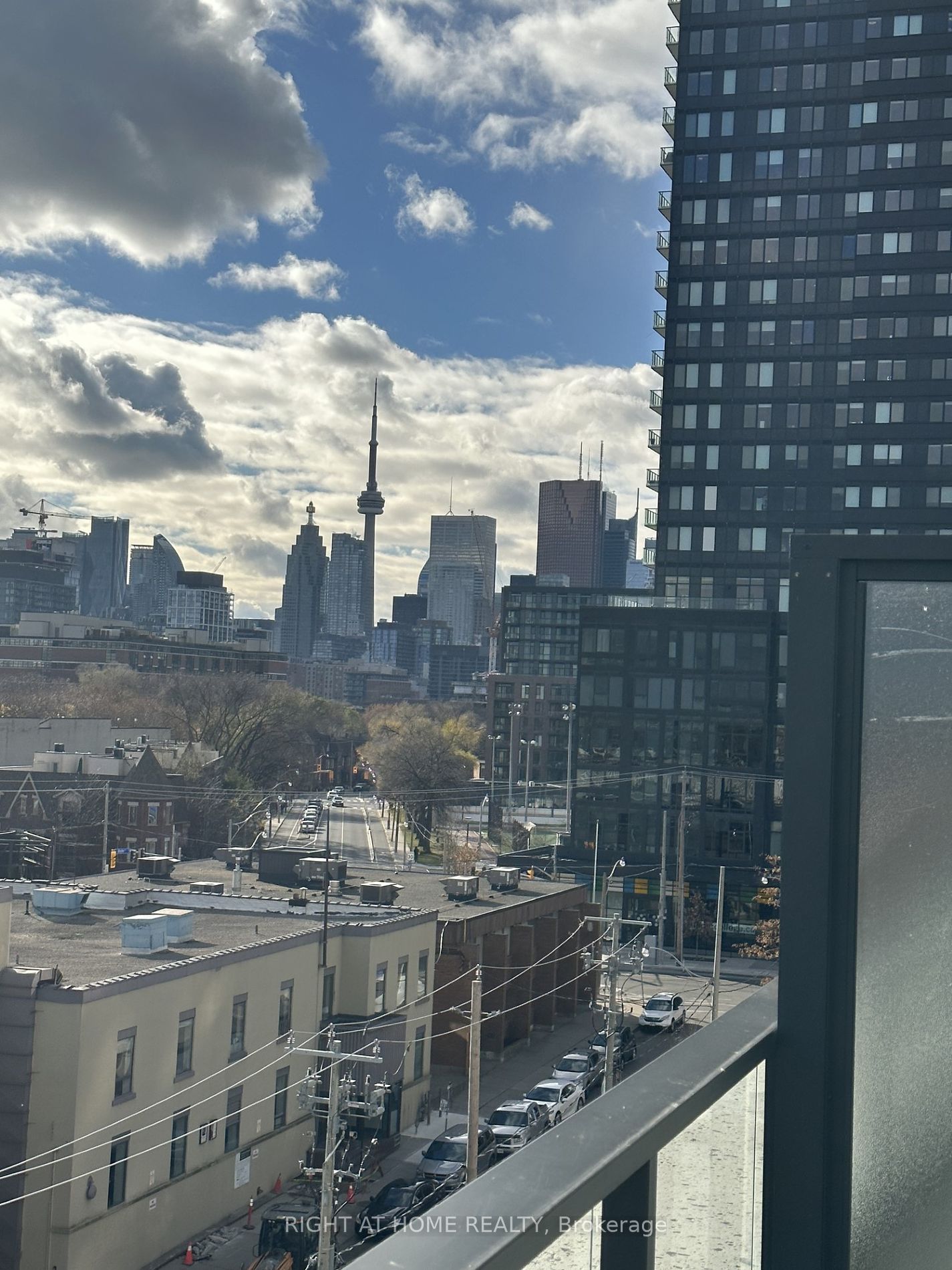 5 Defries St 512