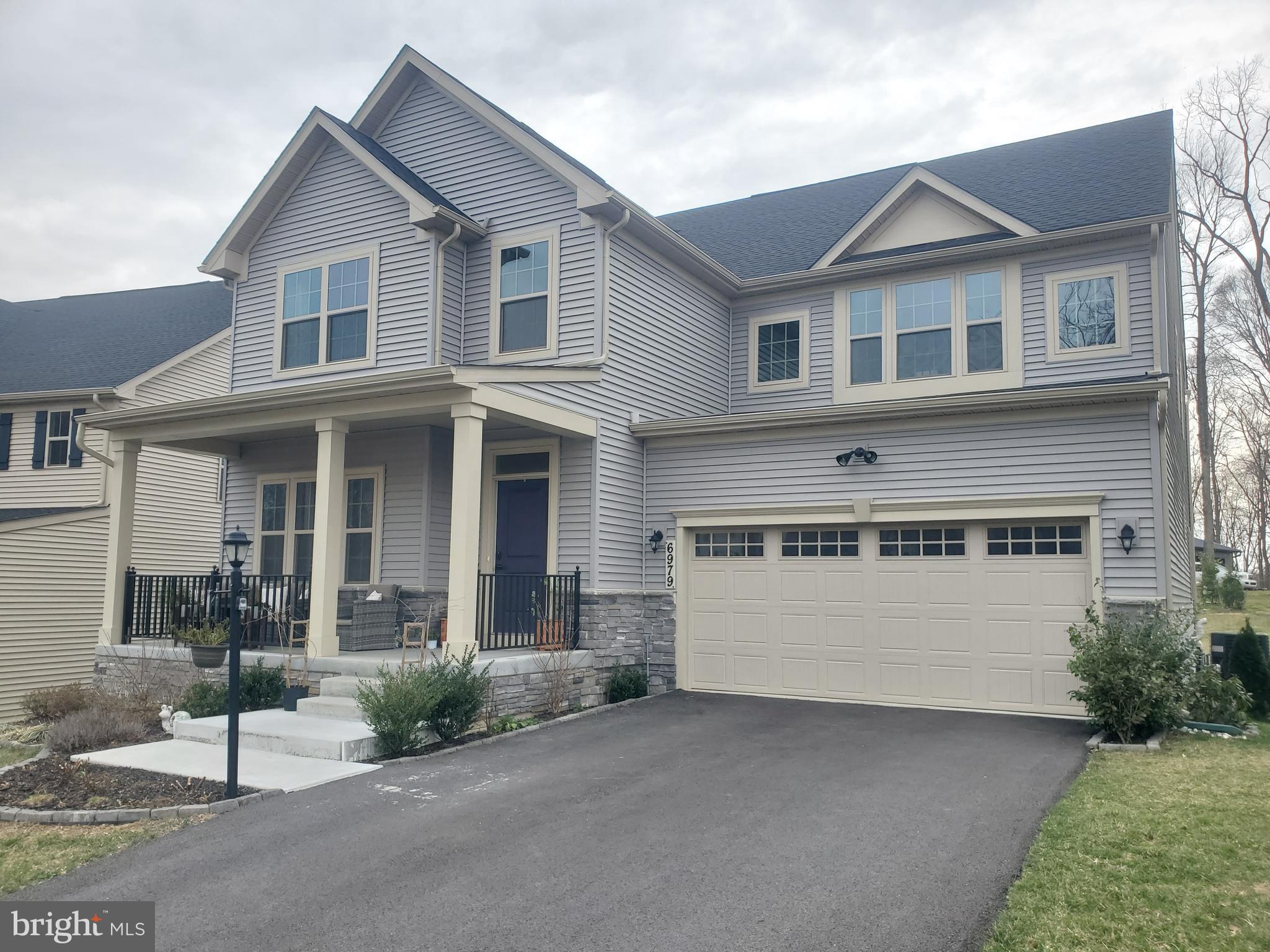 6979 Mandalong Way