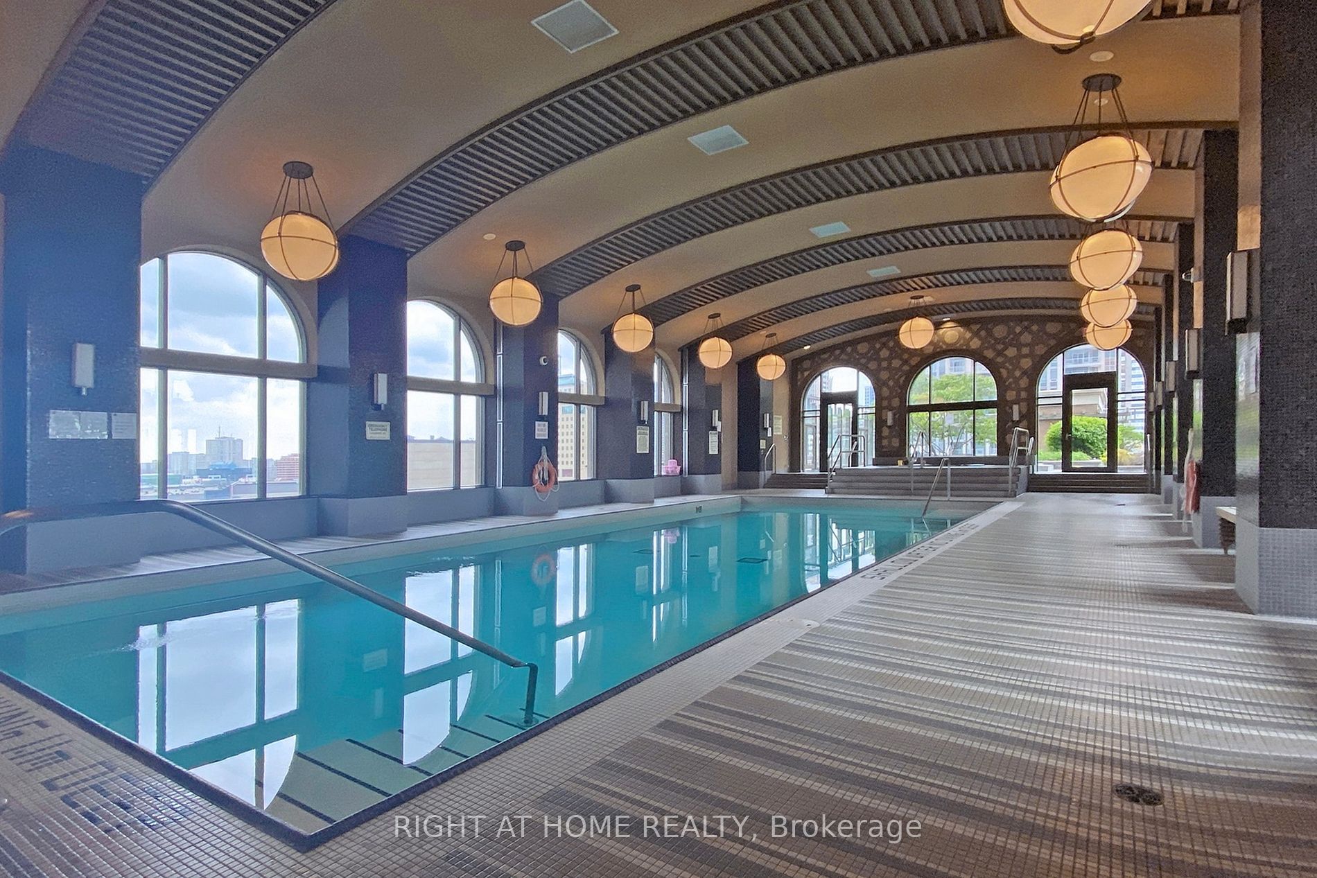 385 Prince Of Wales Dr 602