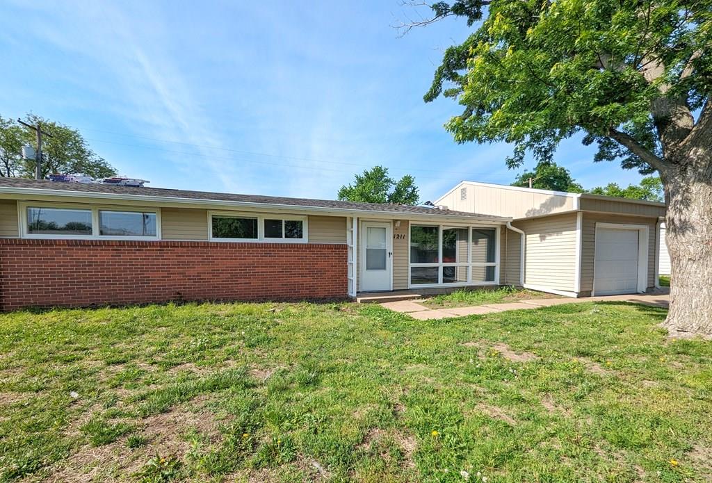1211 Crescent Dr., Salina Millwood Realty