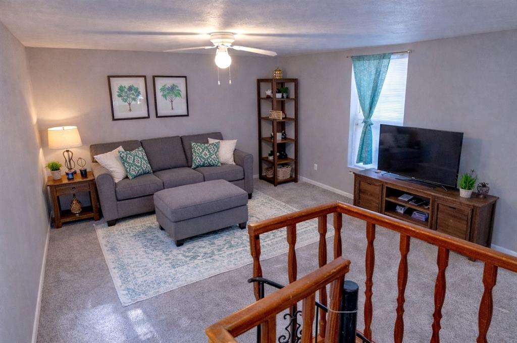 389 Hillcrest Circle