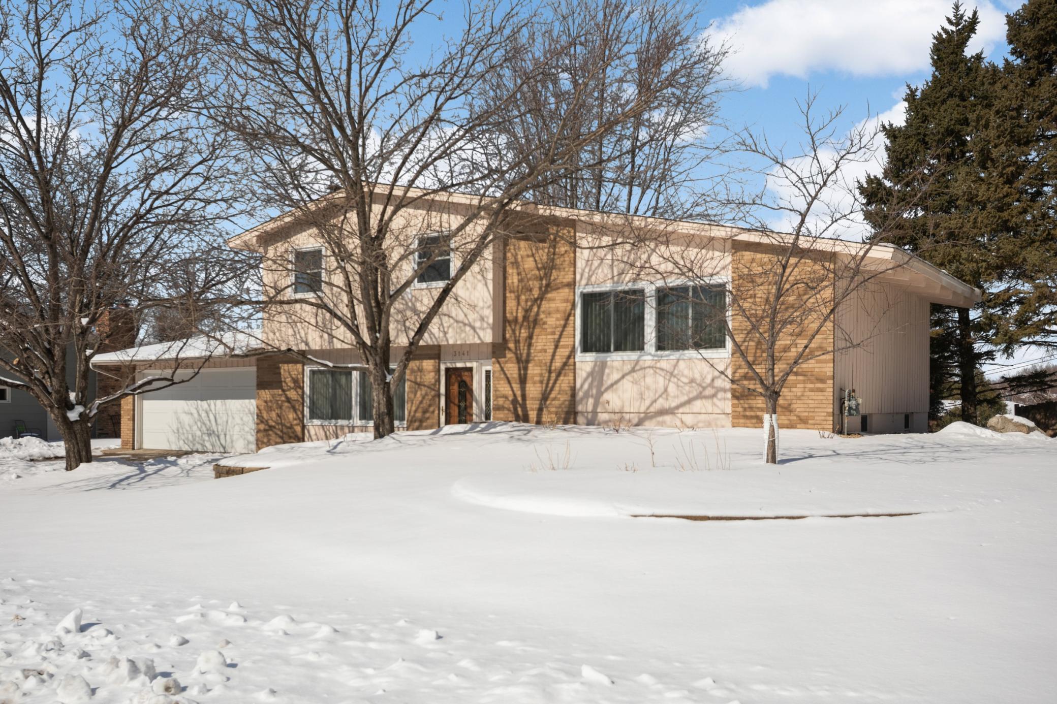 3141 Hillsboro Avenue N