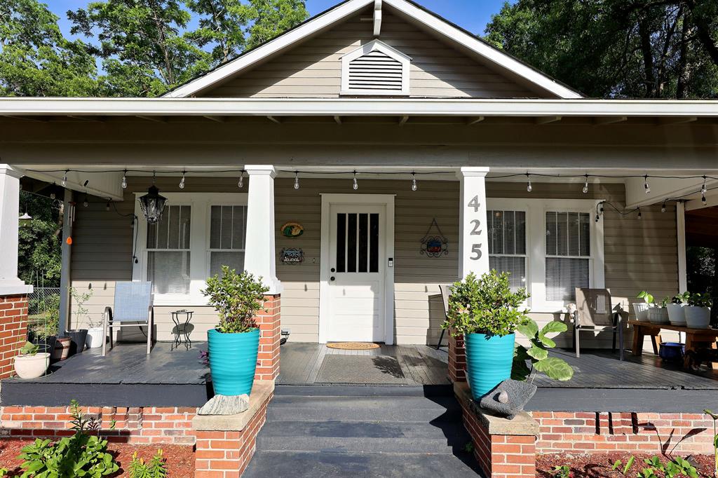 This Thomasville home offers 4 bedrooms/1.5 baths with hardwood floors throughout.  The refreshed 1932 home has 4 bedrooms/1.5 baths, kitchen, pantry, laundry area and back porch.  Fenced yard, covered porches, low maintenance landscaping and carport area complete the package.  Interested in learning more or taking a tour?  Call today to make an appointment.