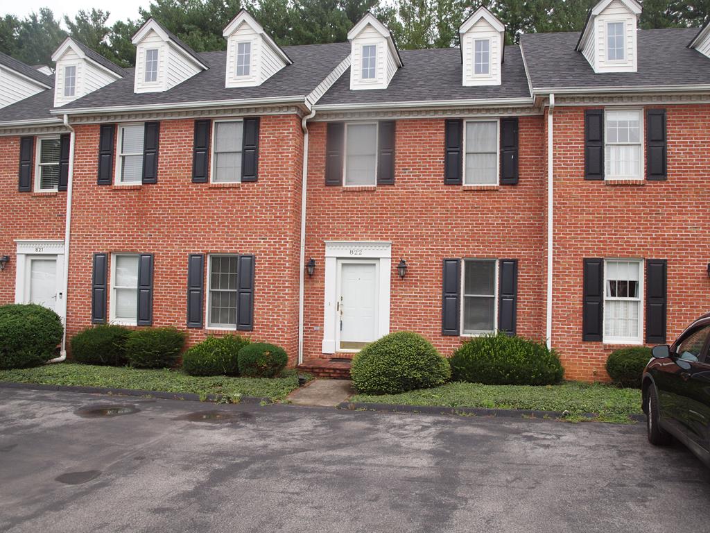 Wonderful condo convenient to all Abingdon has to offer including Coomes Recreation Center, Virginia Creeper Trail, Theaters, Schools, Restaurants, shopping and The Meadows recreation area.  All information is subject to errors and omissions.  Buyer or buyer's agent to verify all information.