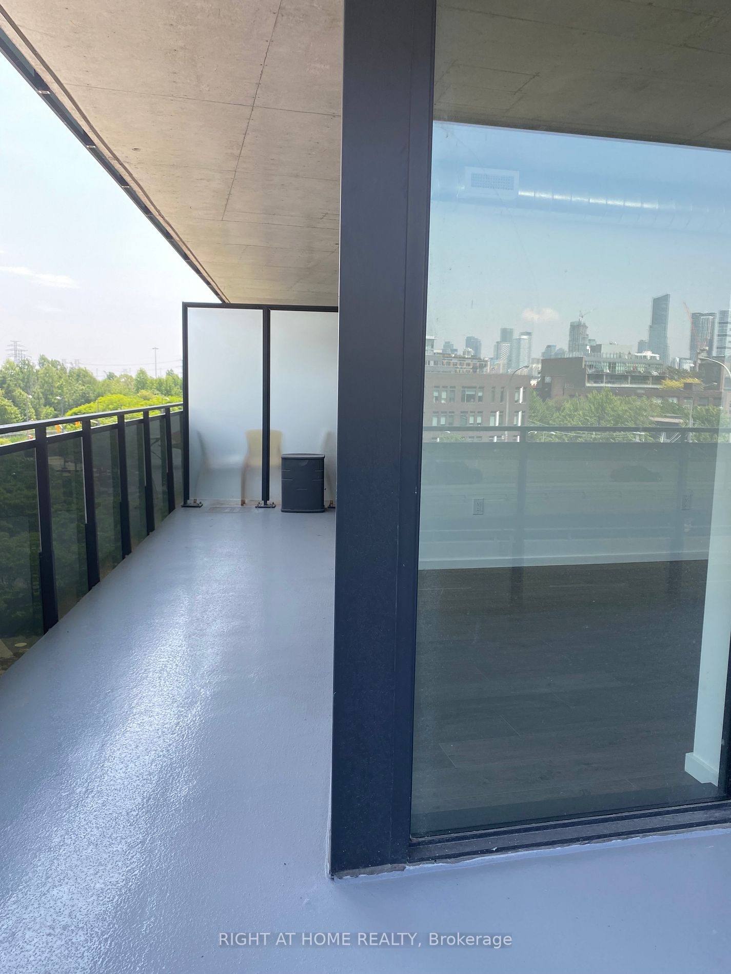 21 Lawren Harris Sq 413