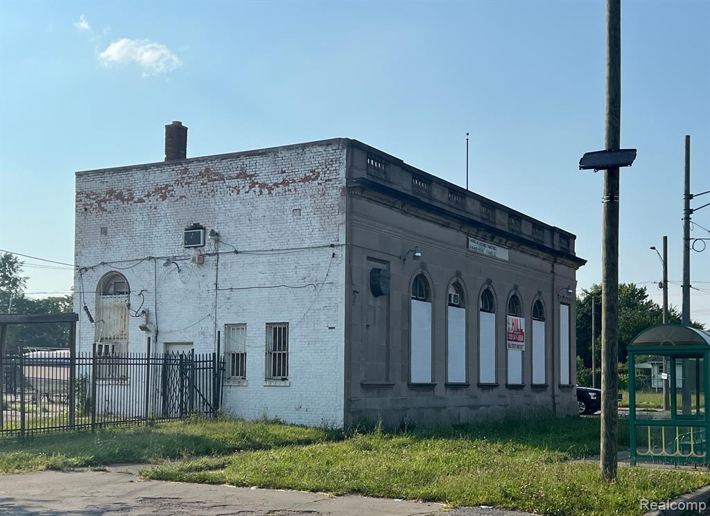 3703 - 3711 Fenkell