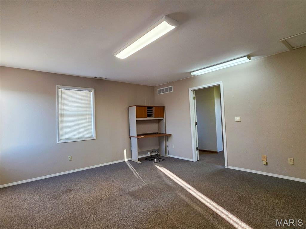 211 Lincoln Drive