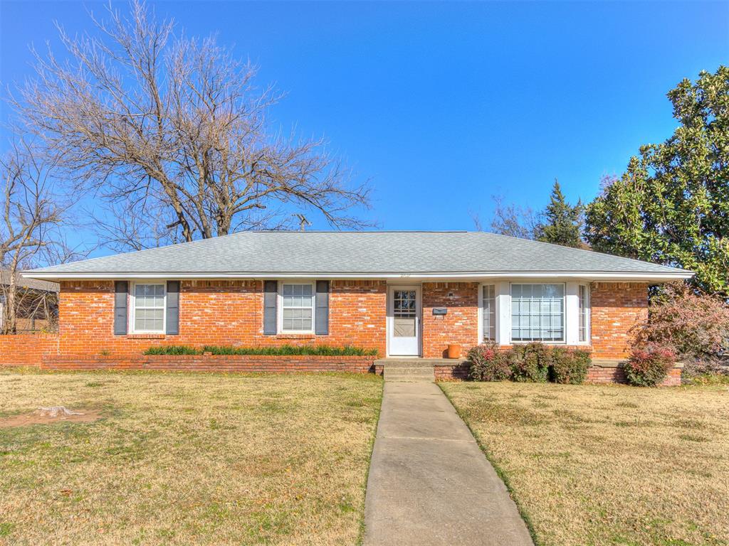 Recently appraised for $265K, instant equity!! Lovely 3 bed, 2 bath spacious home with 2 living areas on a corner lot. Gorgeous refinished original wood floors, large bedrooms, oversized yard with mature trees. Don’t miss this one!