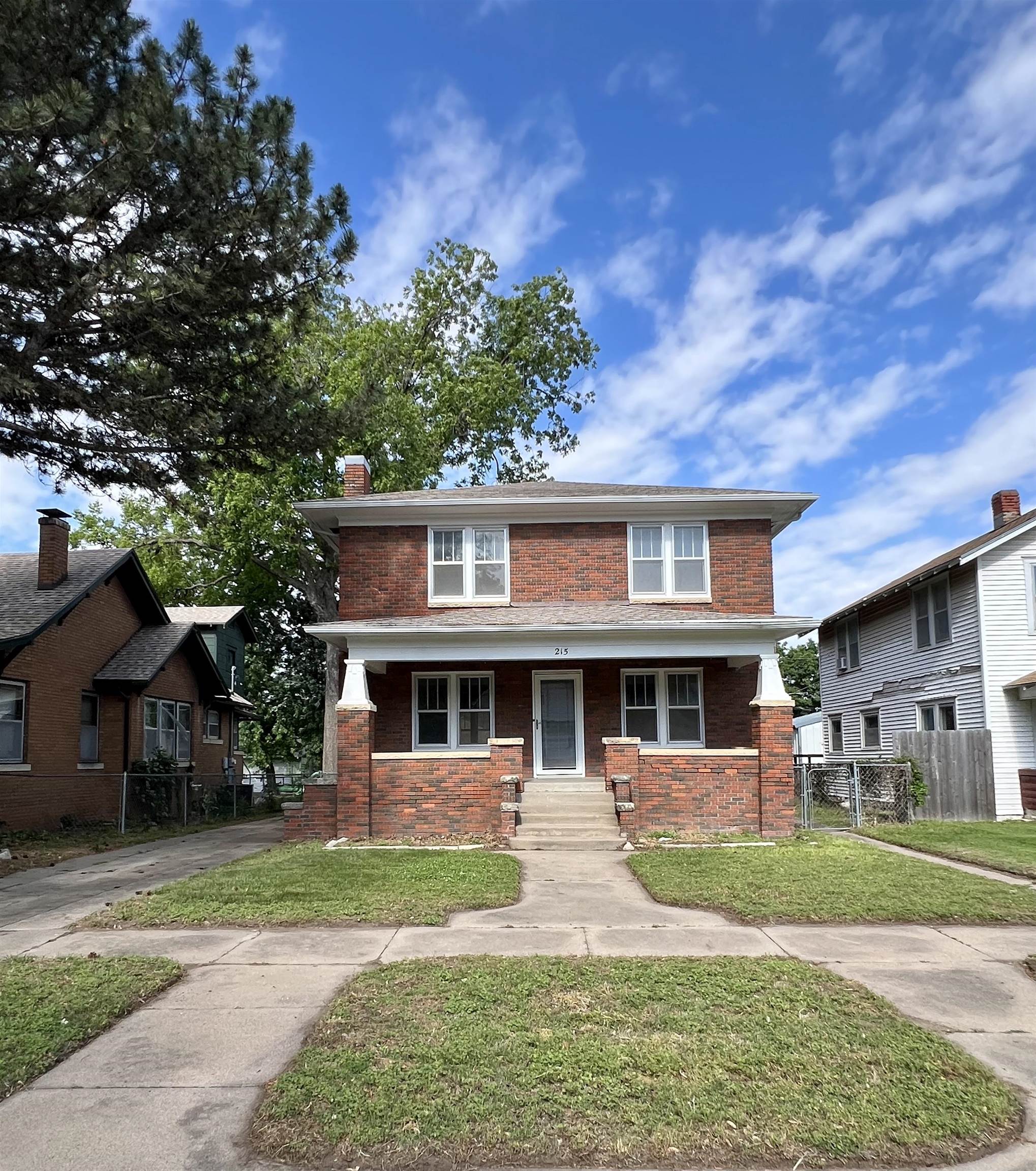 215 N 3rd