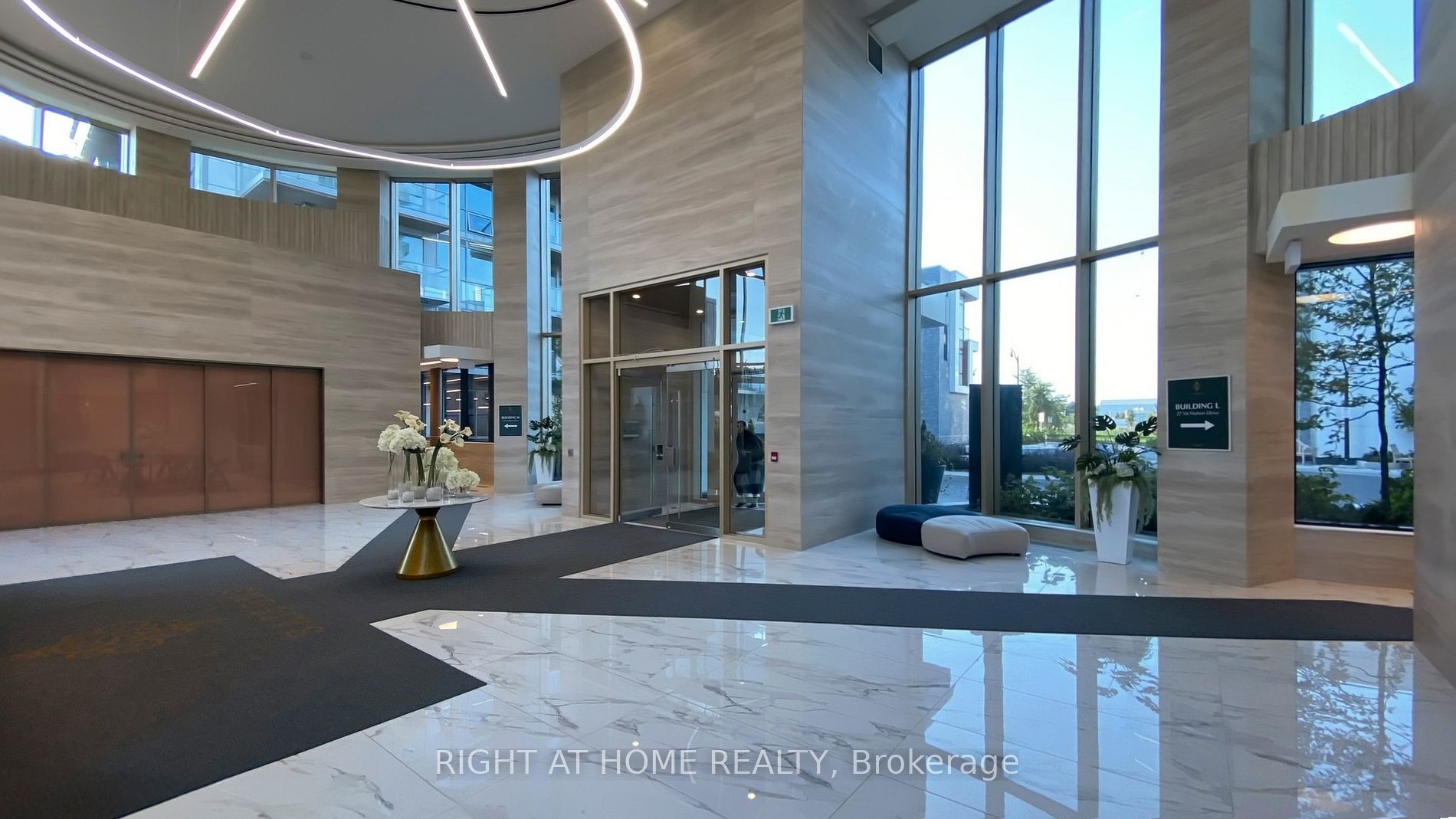 27 Mcmahon Dr 2307