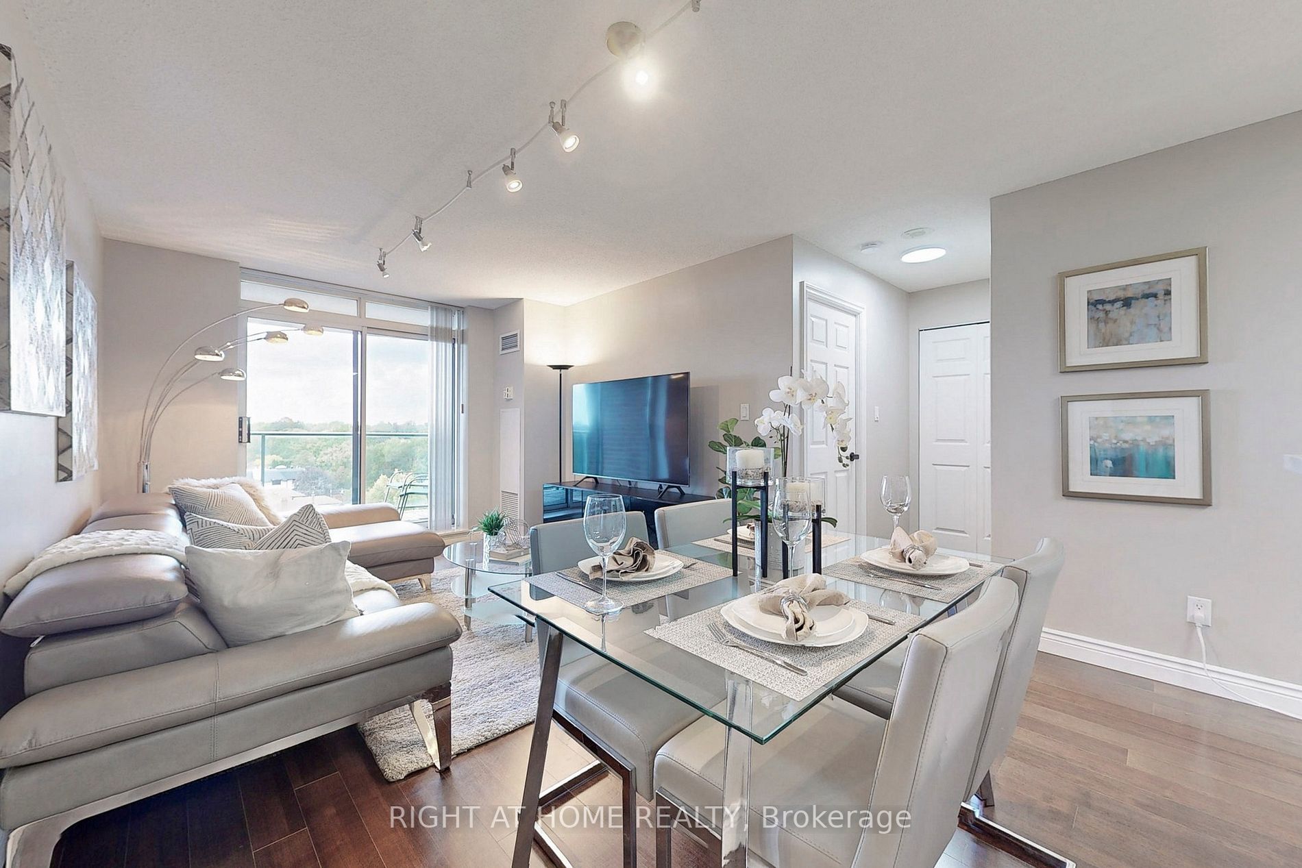 233 Beecroft Rd 812