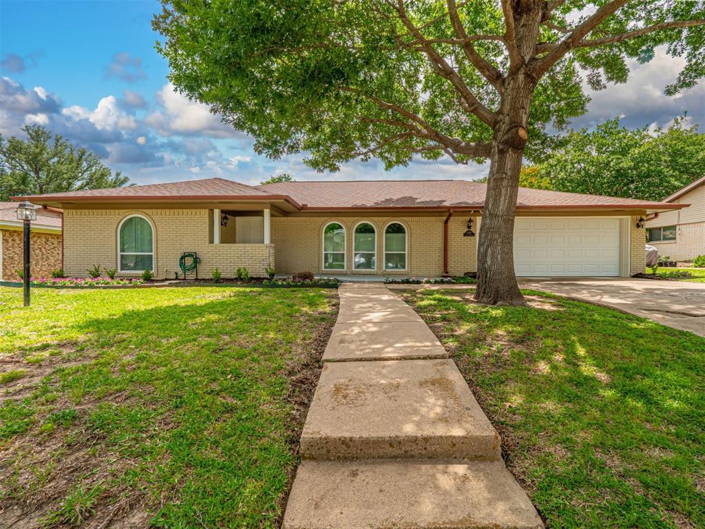 This house comes with a REDUCED RATE as low as 5.875% (APR 6.215%) List & Lock™. This is a seller paid rate-buydown that reduces the buyer’s interest rate and monthly payment. Terms apply, see disclosures for more information.
Step into comfort and potential at 4029 Aragon Drive, located in the well-established and sought-after Wedgwood neighborhood of Fort Worth. This generously sized 4-bedroom, 3-bathroom home offers a functional layout and classic charm, ideal for families or investors looking to personalize a property with strong bones and timeless appeal.
Enjoy Texas summers in your private backyard retreat, complete with a sparkling pool—ready for relaxing weekends or entertaining guests. Inside, you'll find multiple living spaces that provide flexibility for everything from cozy movie nights to formal gatherings. The spacious kitchen and dining area offer a great starting point for your renovation vision.
Situated on a quiet, tree-lined street, this home is surrounded by mature landscaping and friendly neighbors. You'll appreciate the convenient location, just minutes from schools, parks, shopping, and major highways—making commutes and errands a breeze.
Whether you're looking to move in and update gradually or invest in a full-scale renovation, this property delivers endless opportunity. Priced to reflect its potential, 4029 Aragon Drive invites you to reimagine, refresh, and create your ideal living space in one of Fort Worth’s classic communities.
Don’t miss this chance to turn a hidden gem into your dream home.