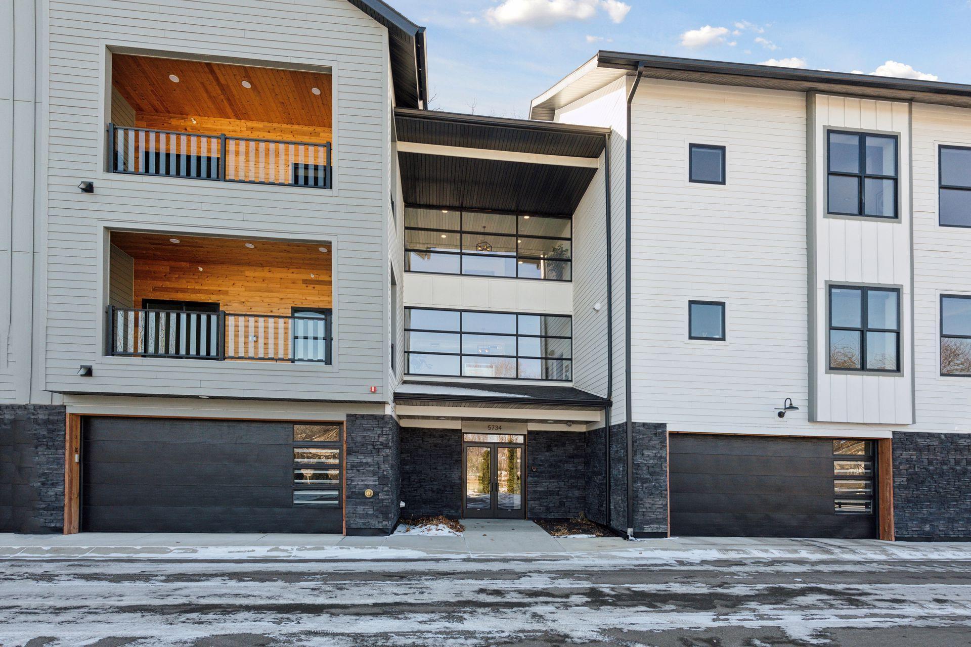 5734 Shady Oak Road S 12