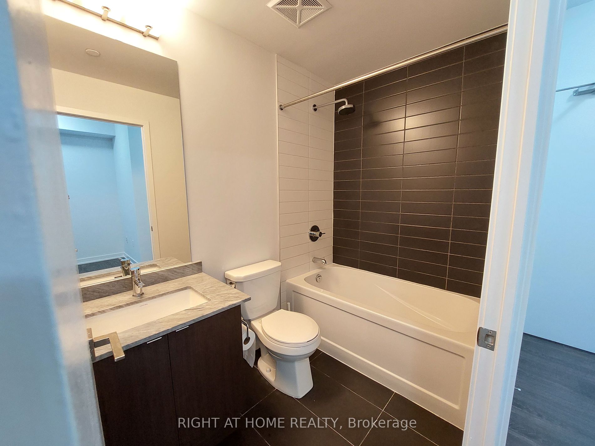 4055 Parkside Village Dr 2820