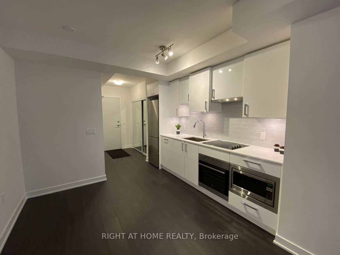 99 Broadway Ave 906 Nt