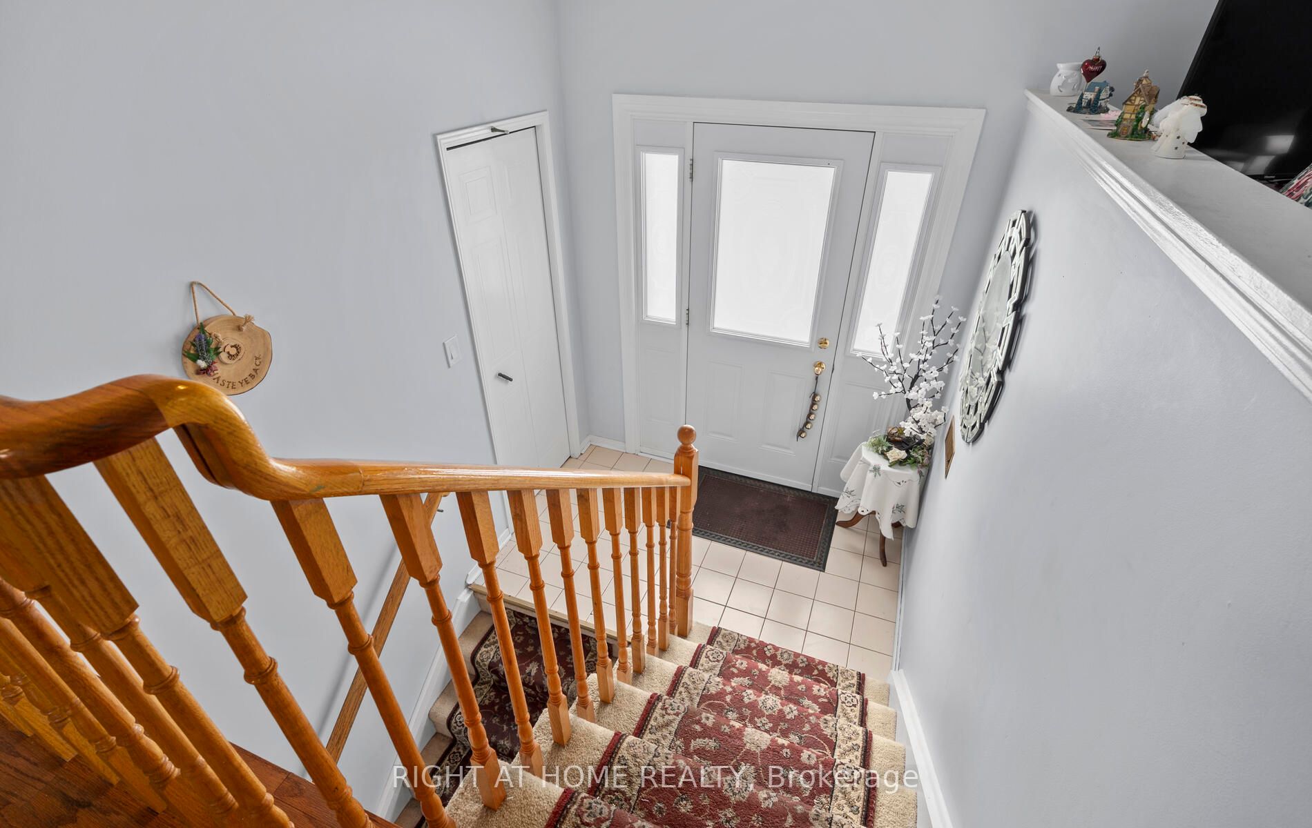 2 Ridgeview Dr