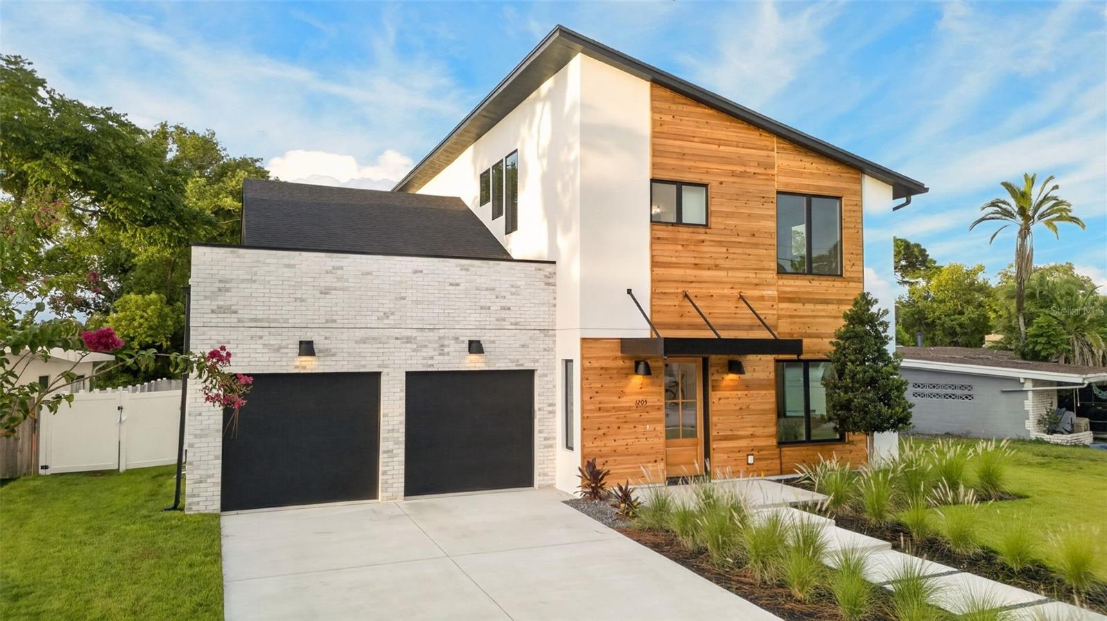 1205 Falcon Drive, Orlando, FL