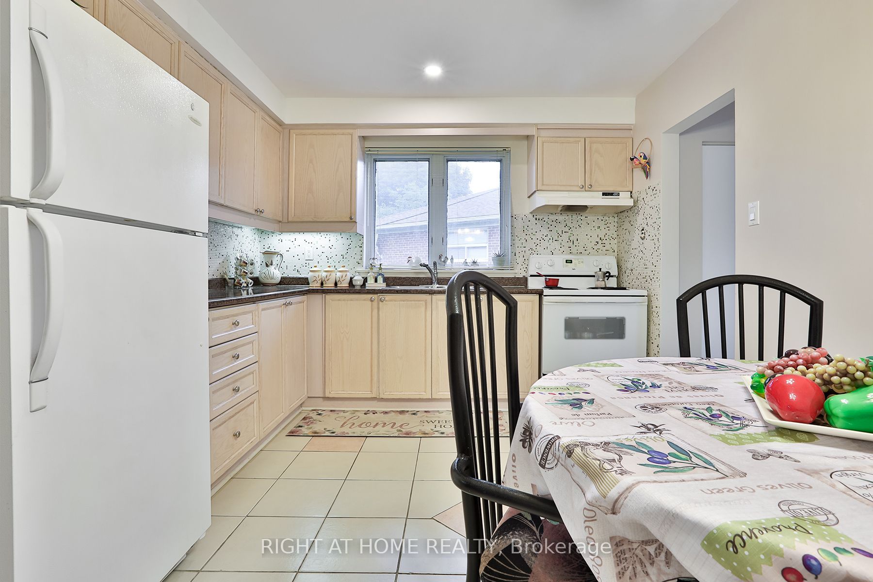 15 Tinton Cres