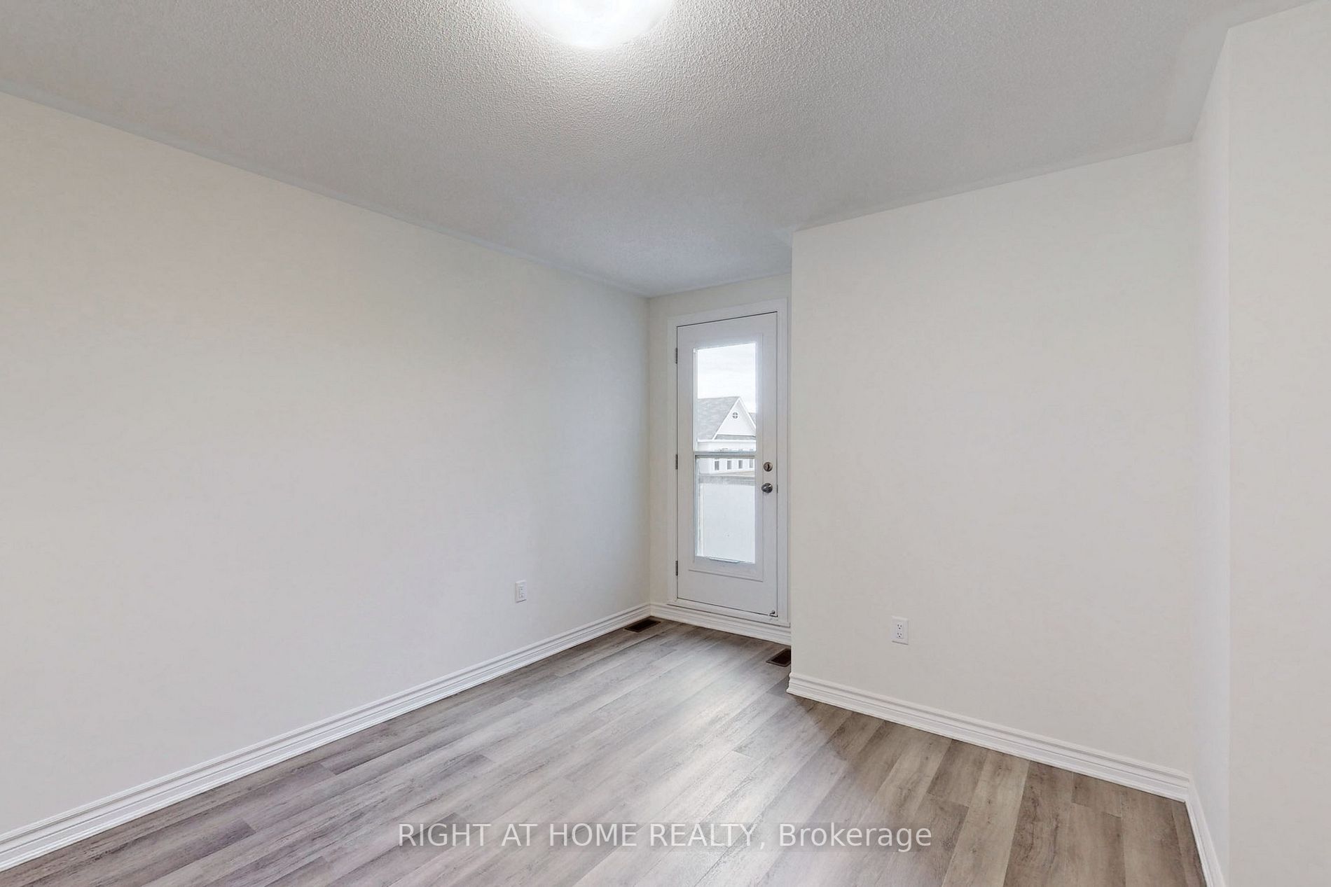 1034 Reflection Pl 207