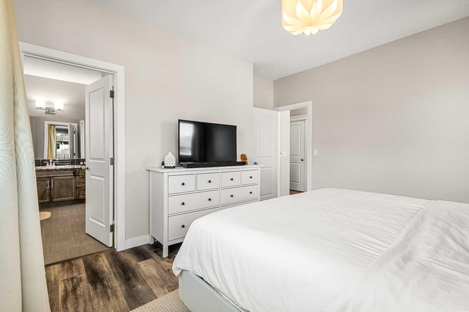 51 Evansglen Court NW