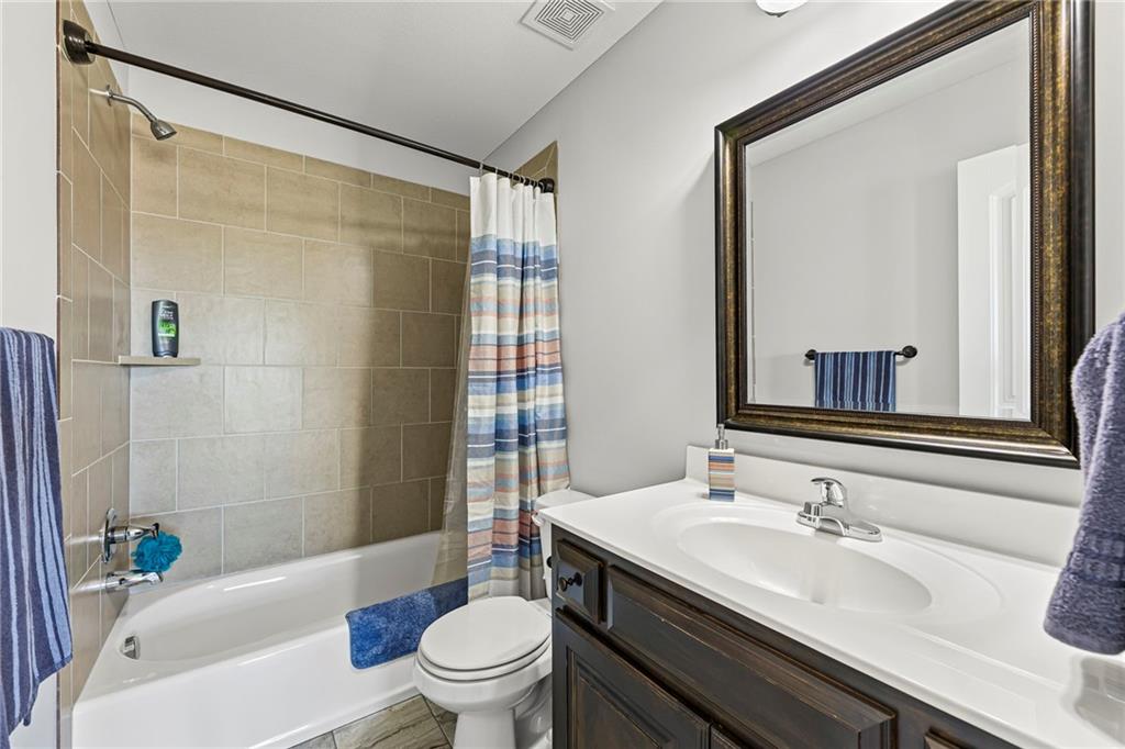 6720 N Cypress Avenue