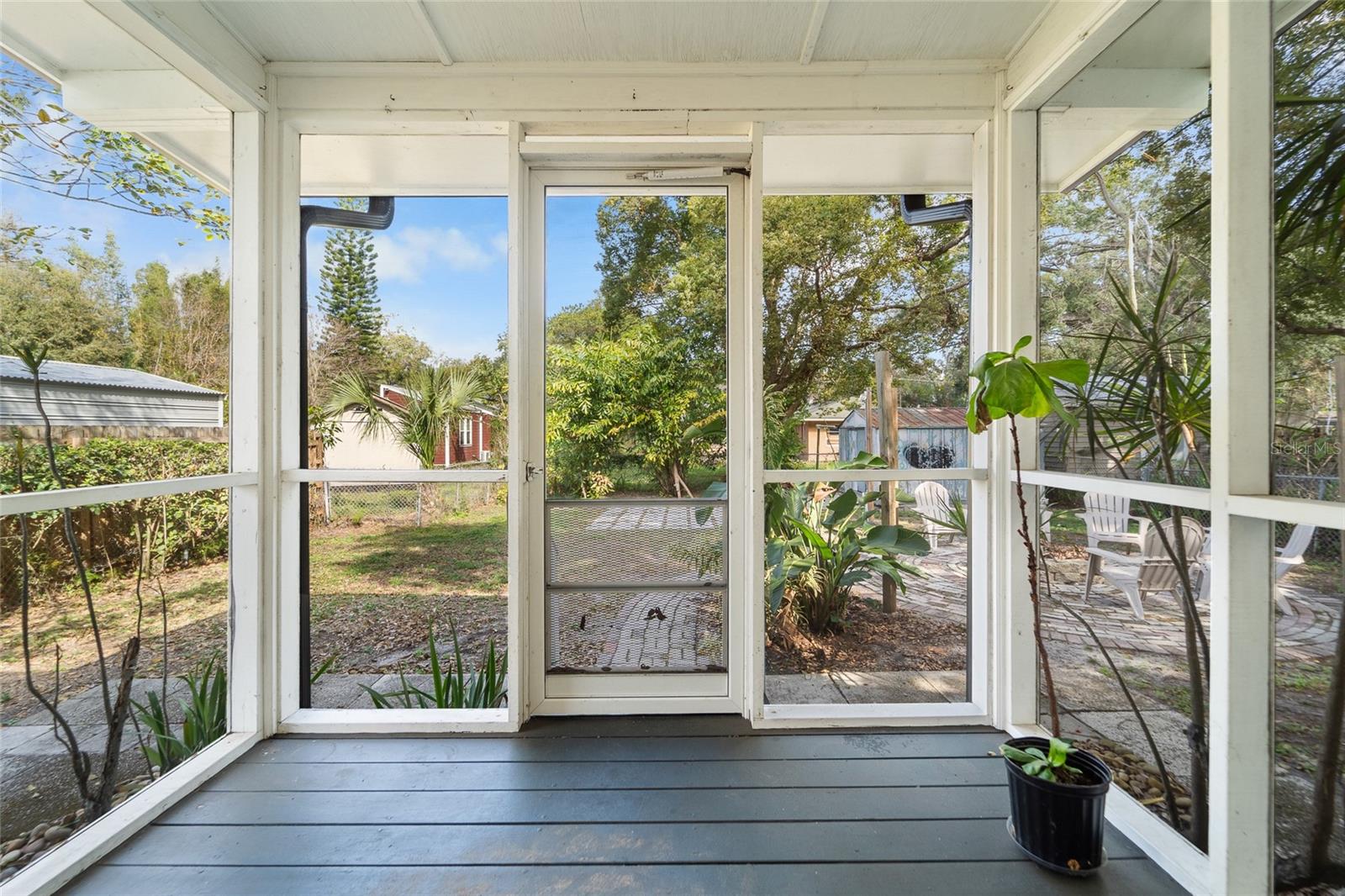 1216 E Flora Street