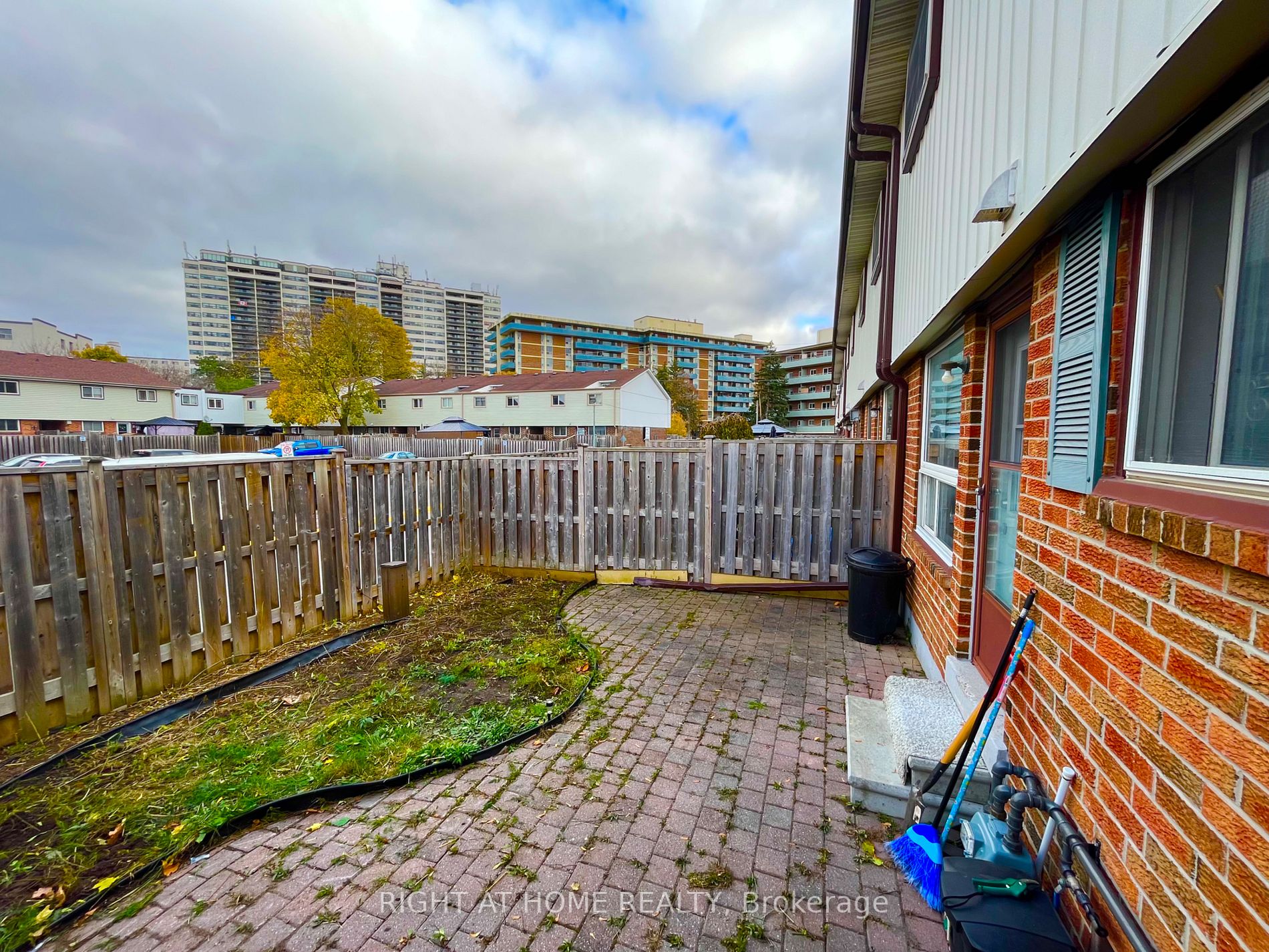 120 Nonquon Rd 14
