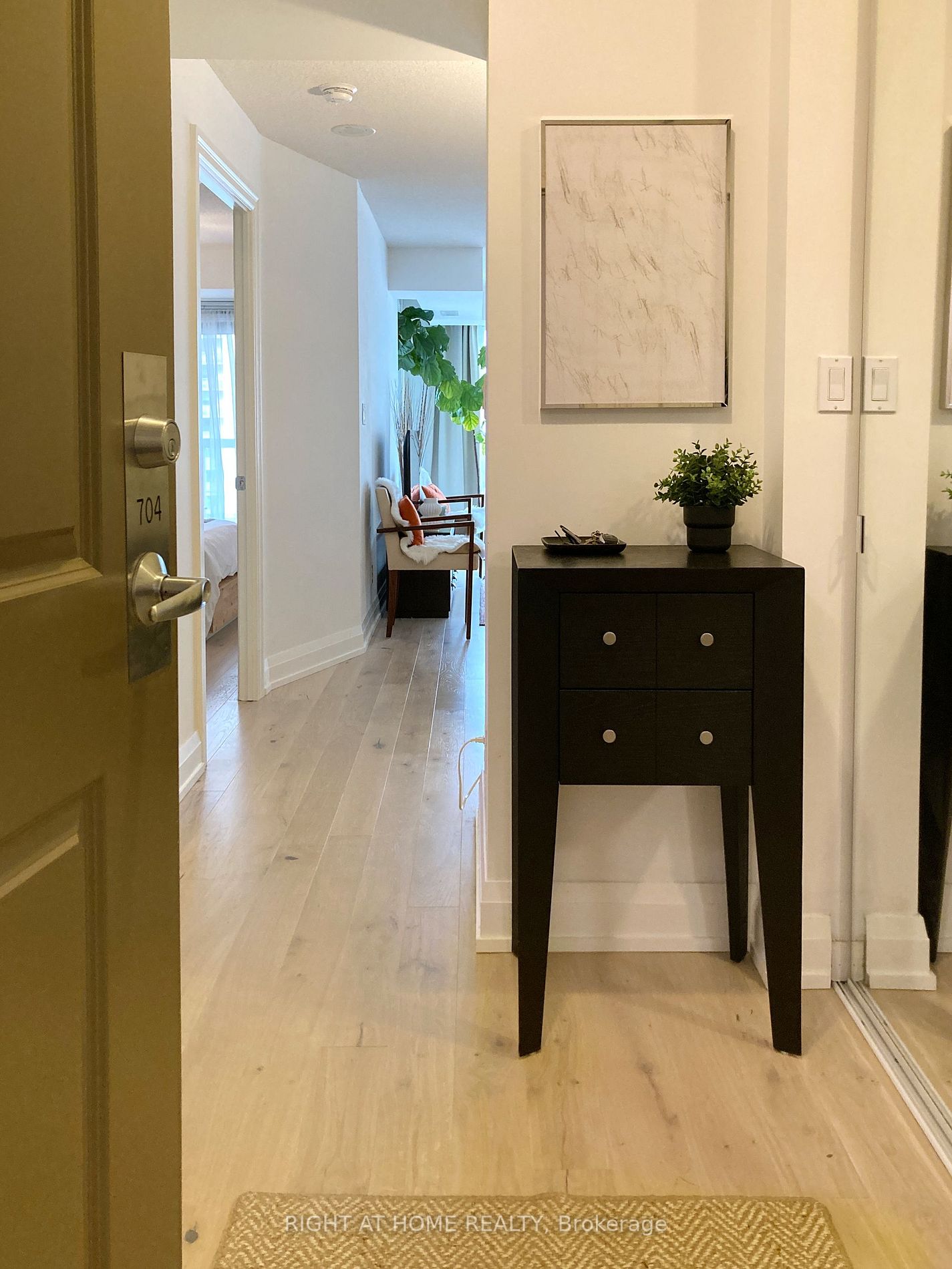 900 Mount Pleasant Rd 704