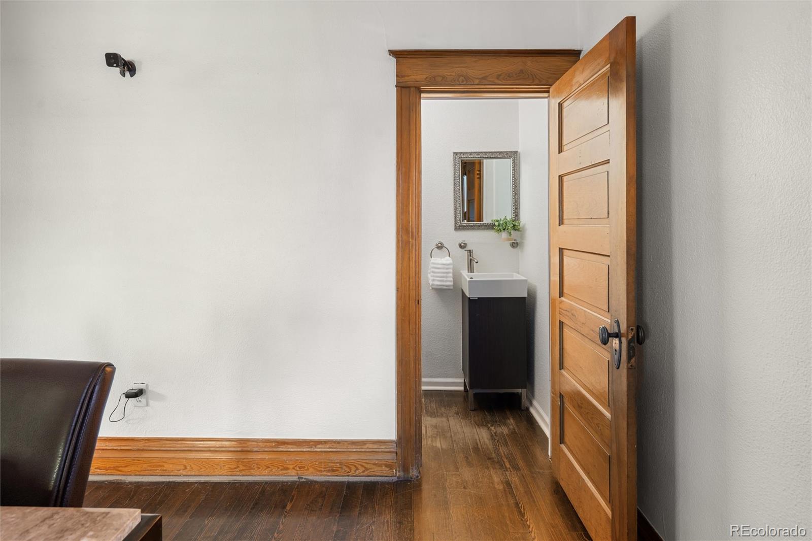 2078 S Pennsylvania Street