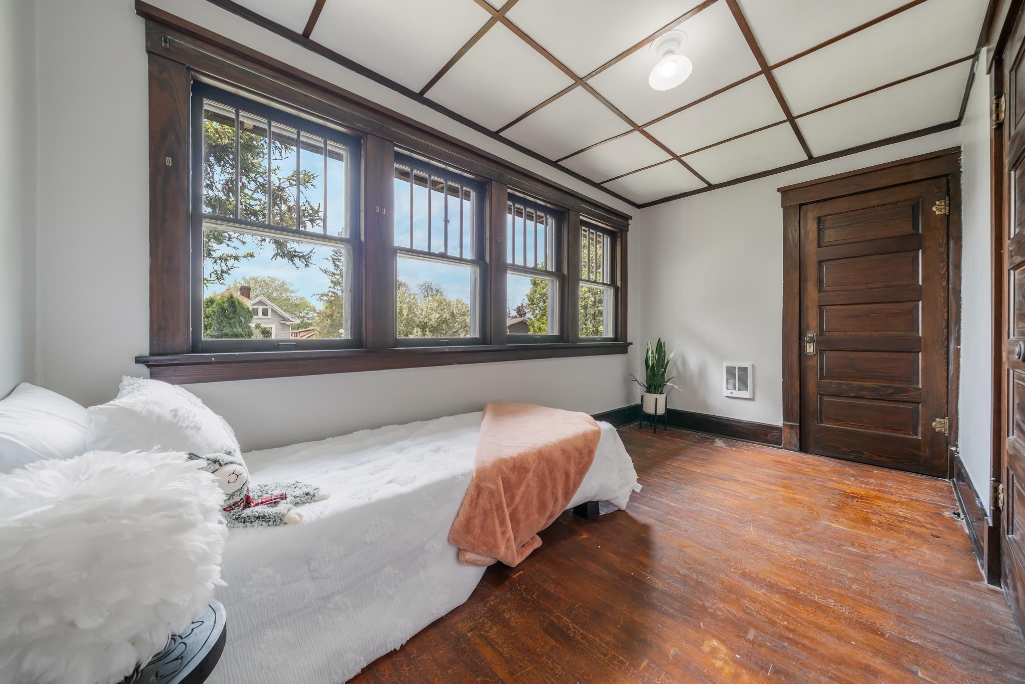 30 Oaklawn Avenue