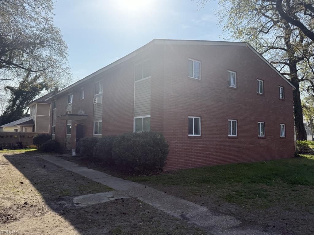 864 W 34th Street